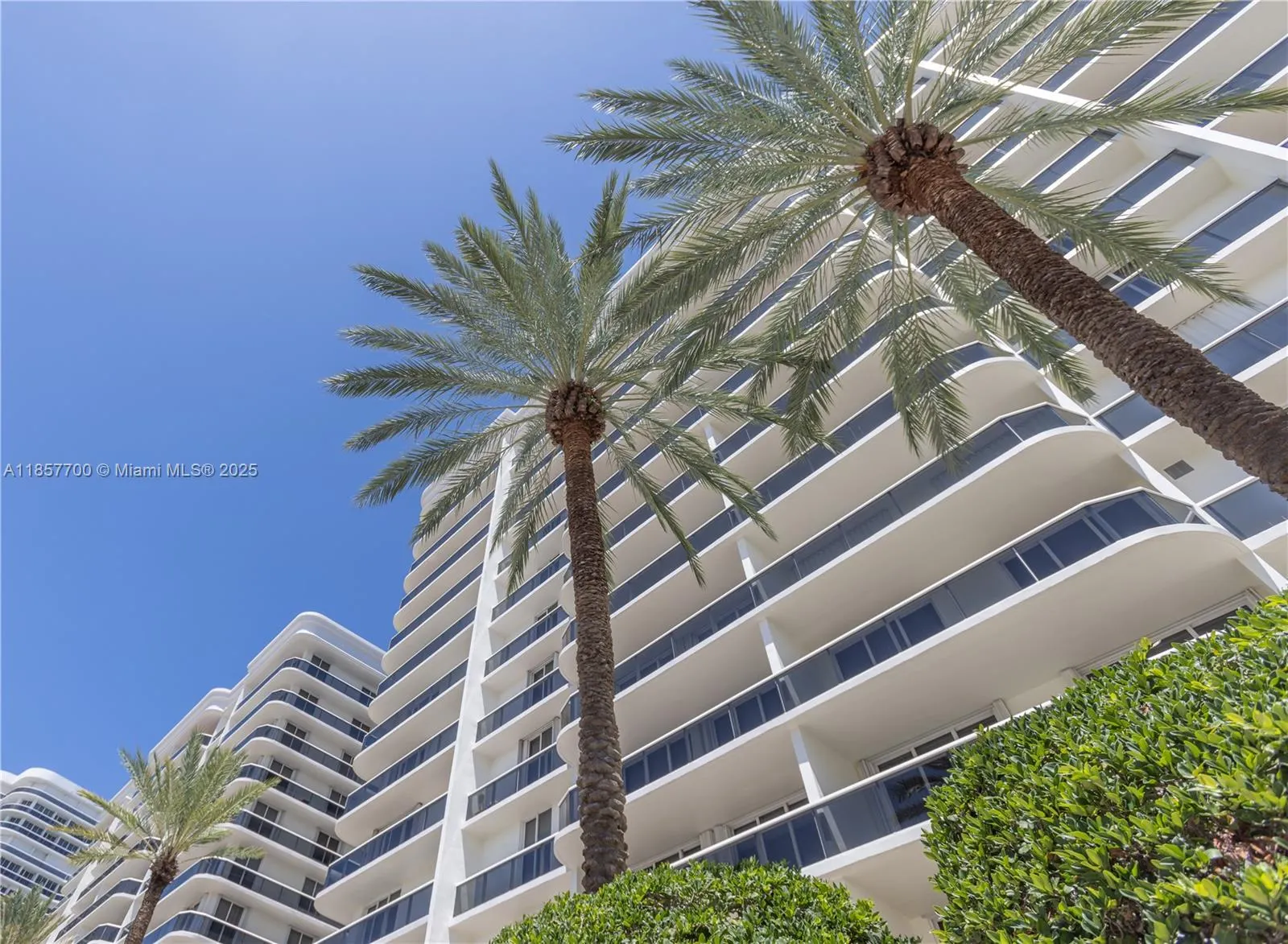 9559 Collins Ave, #S7-D