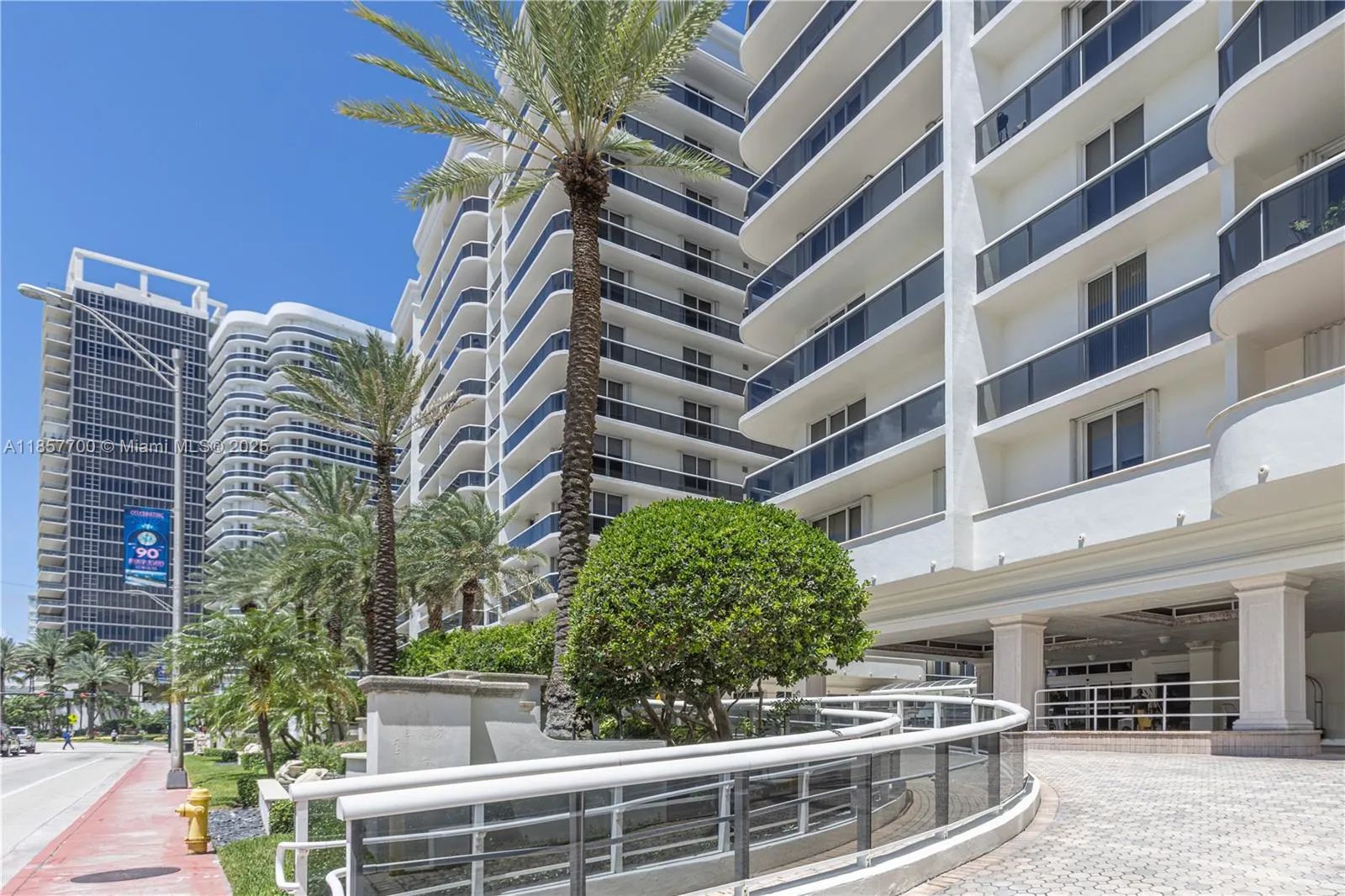 9559 Collins Ave, #S7-D