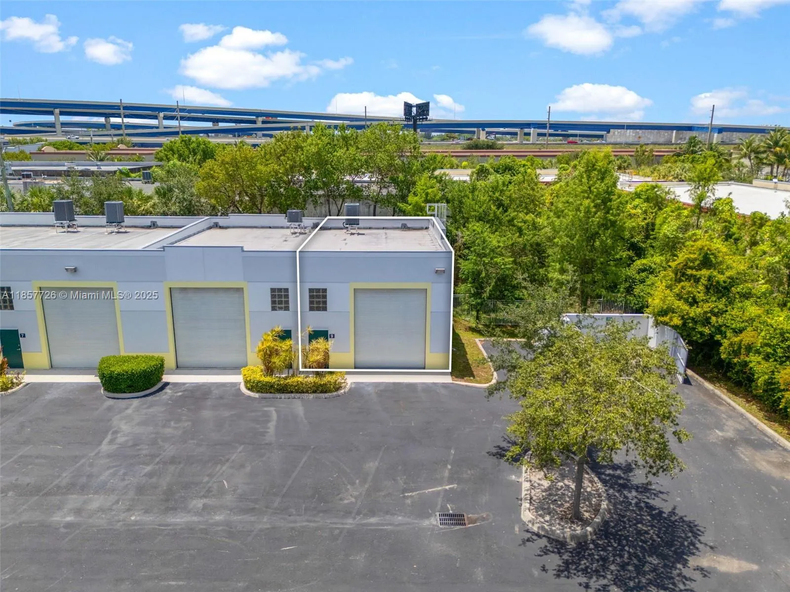2937 Ravenswood Rd, #9S