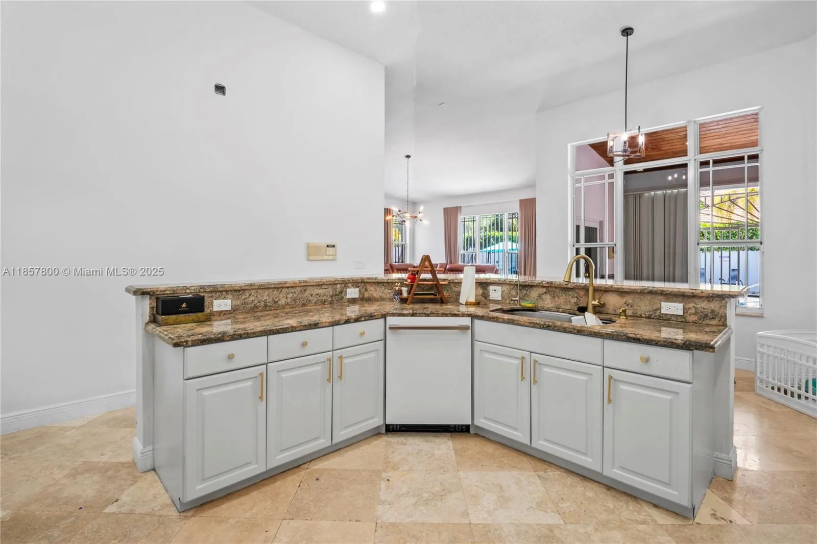 5750 SW 67th Ave