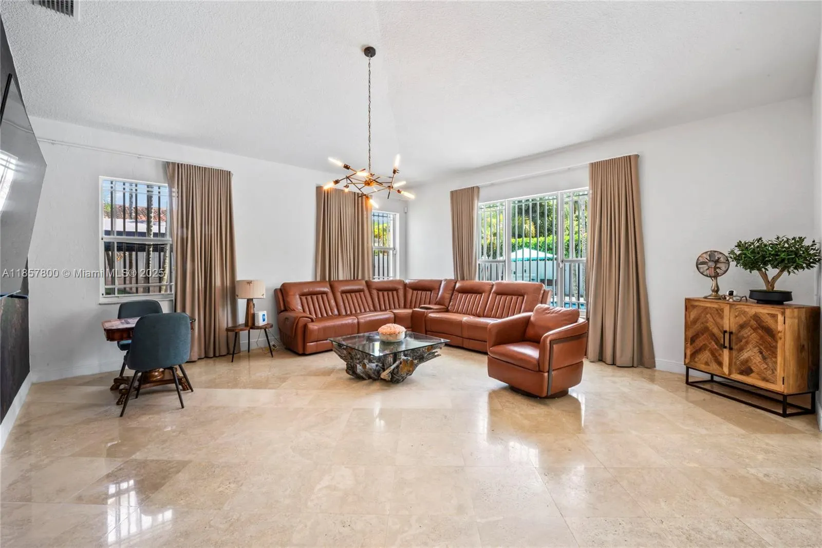 5750 SW 67th Ave