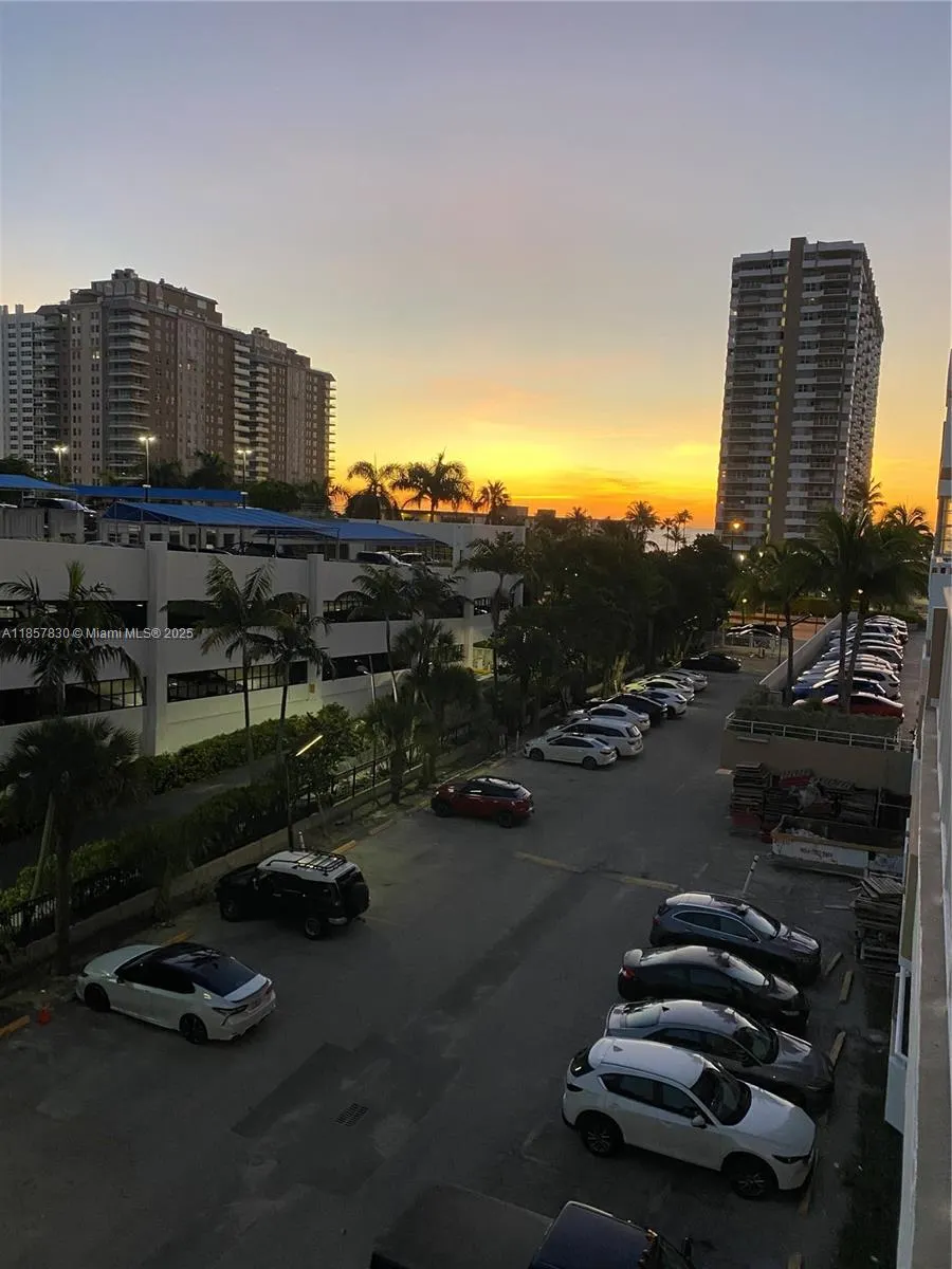 1965 S Ocean Dr, #3H