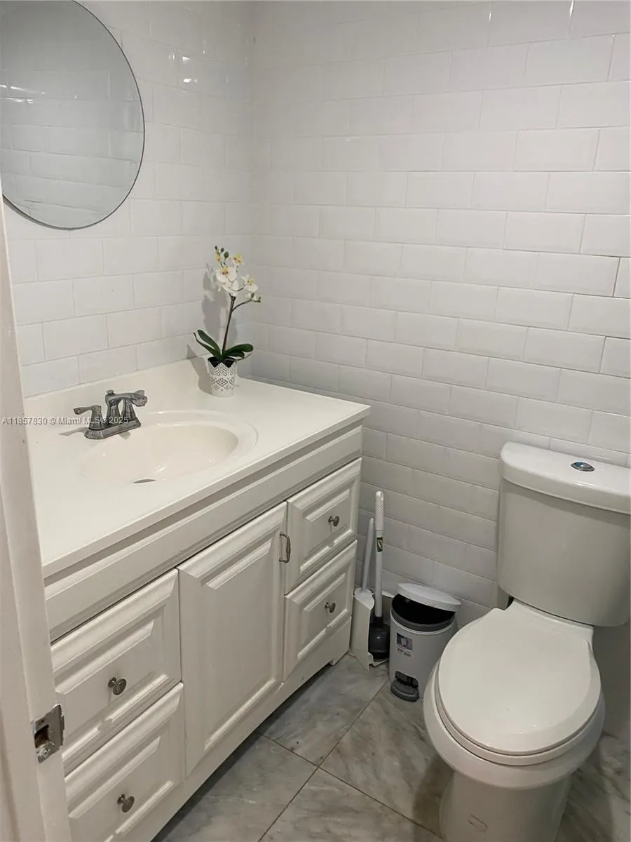1965 S Ocean Dr, #3H