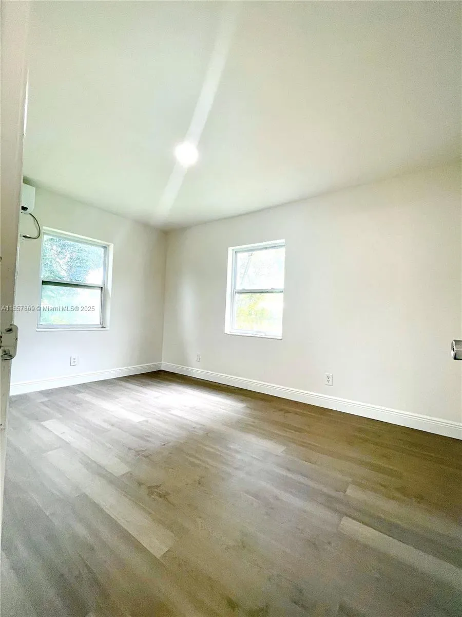 1004 SW 24th Ave, #2-East
