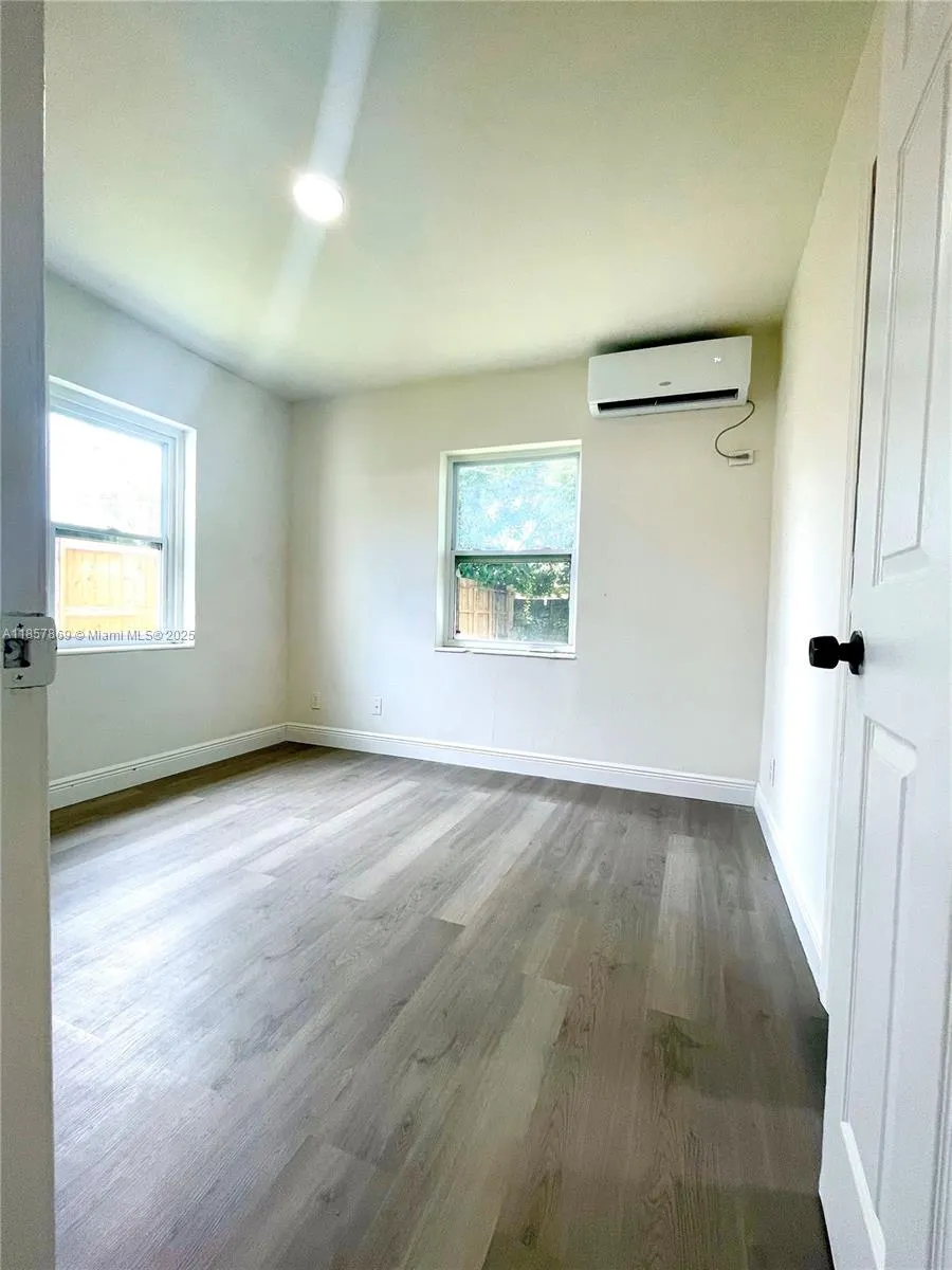 1004 SW 24th Ave, #2-East
