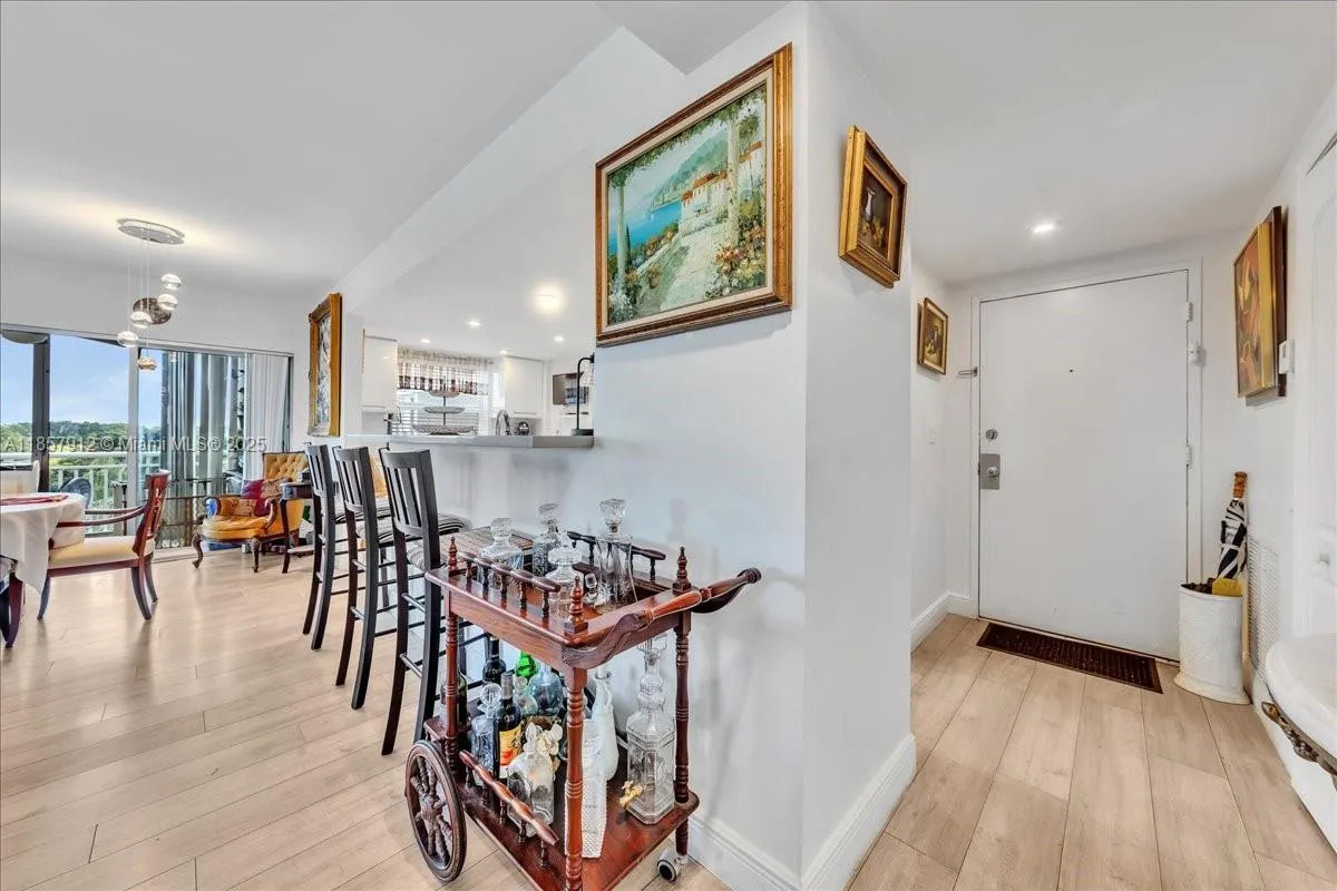 3800 Hillcrest Dr, #411