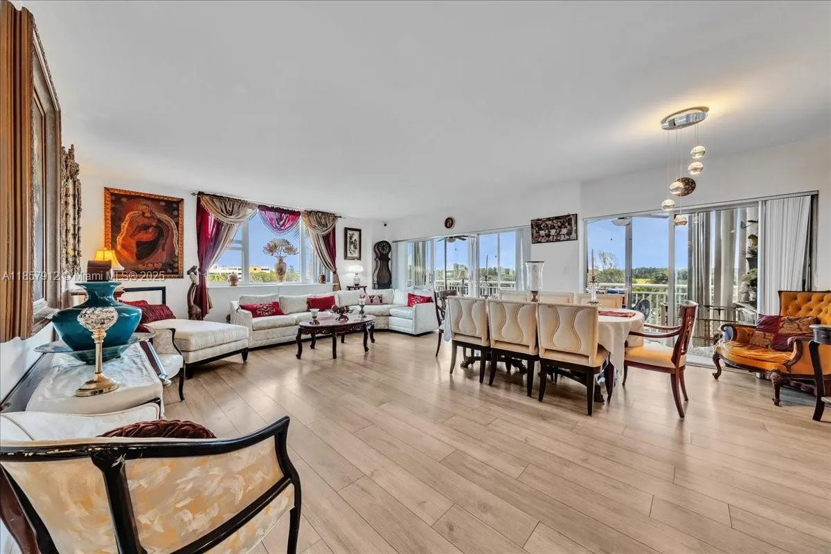 3800 Hillcrest Dr, #411