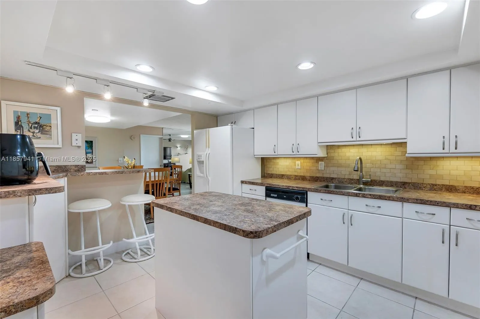 3200 Port Royale Dr N, #1111