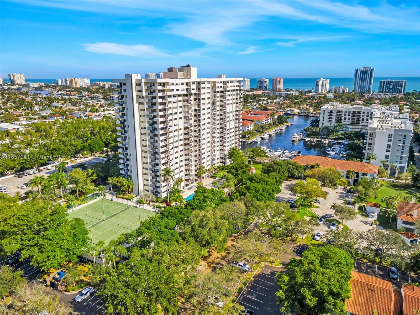 3200 Port Royale Dr N, #1111