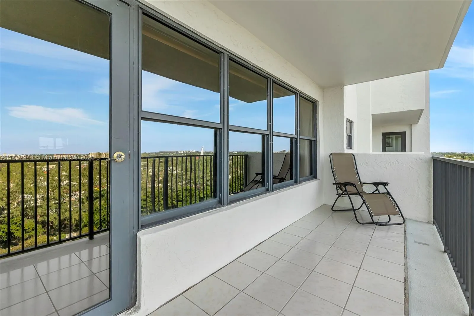3200 Port Royale Dr N, #1111