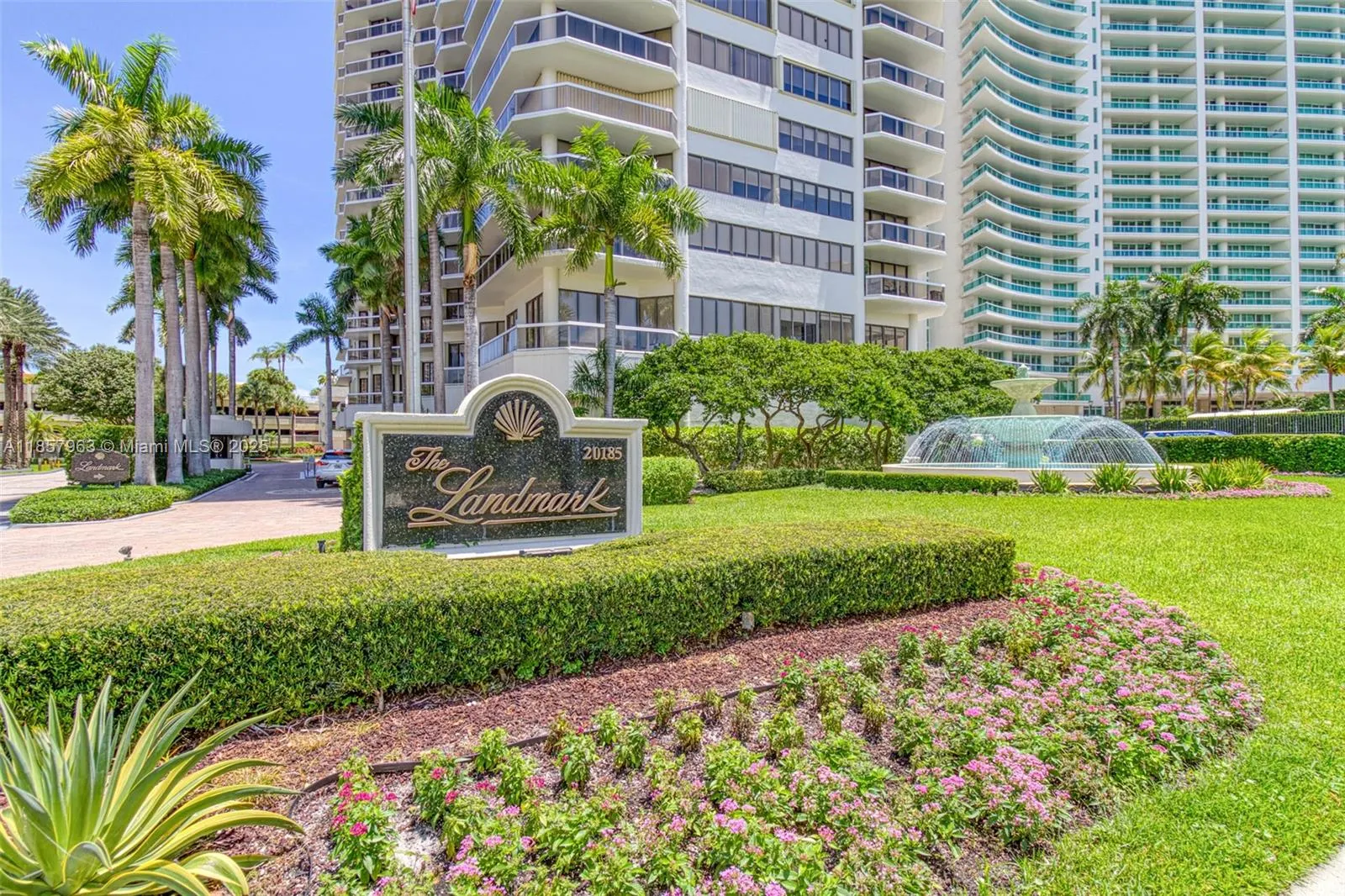 20185 E Country Club Dr, #1709