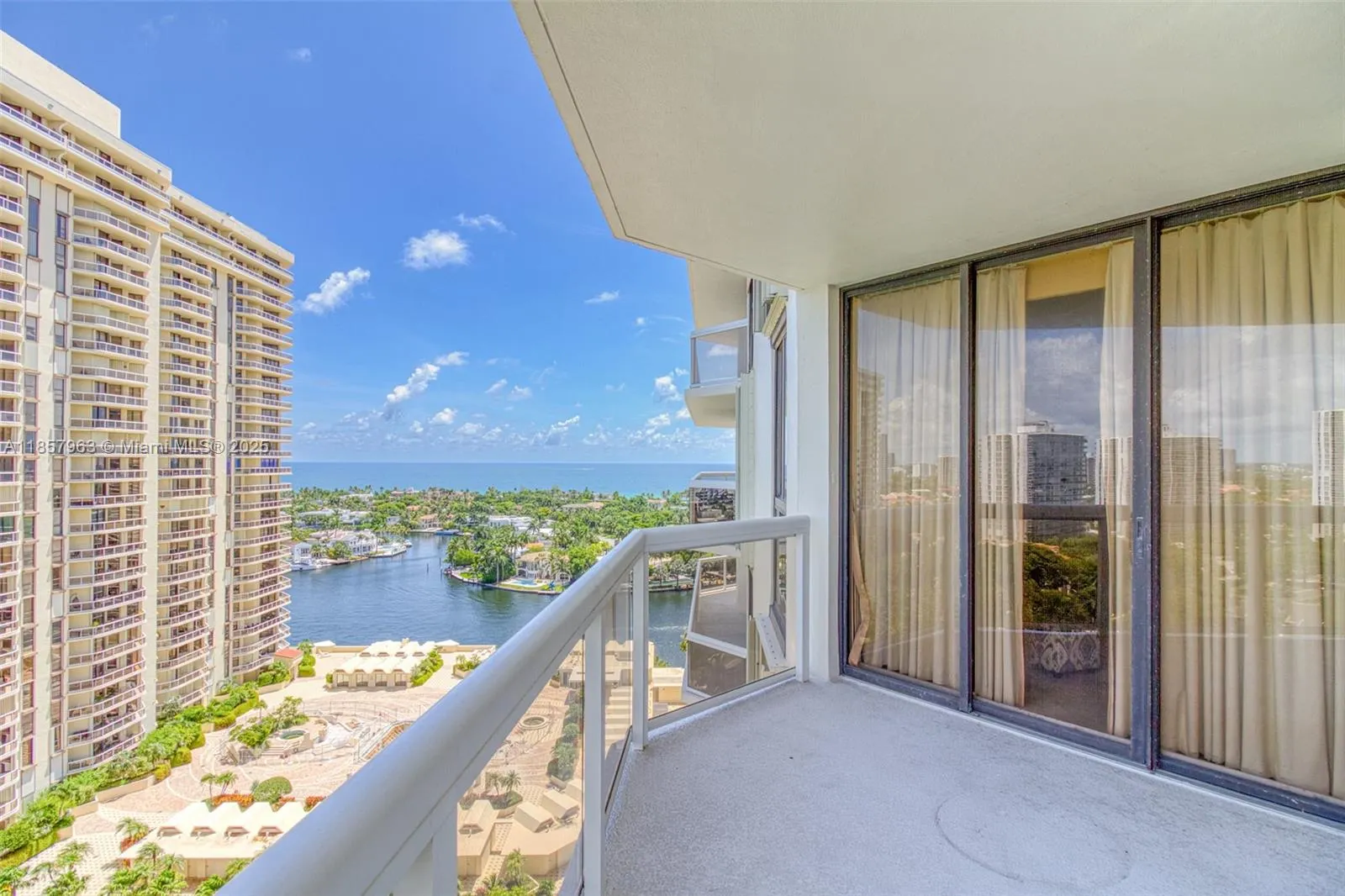 20185 E Country Club Dr, #1709