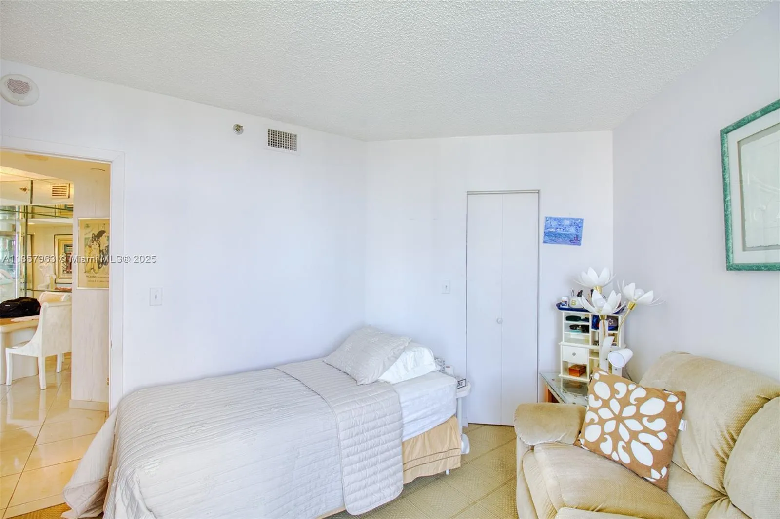 20185 E Country Club Dr, #1709