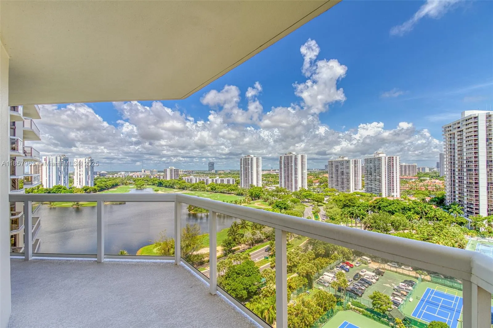 20185 E Country Club Dr, #1709