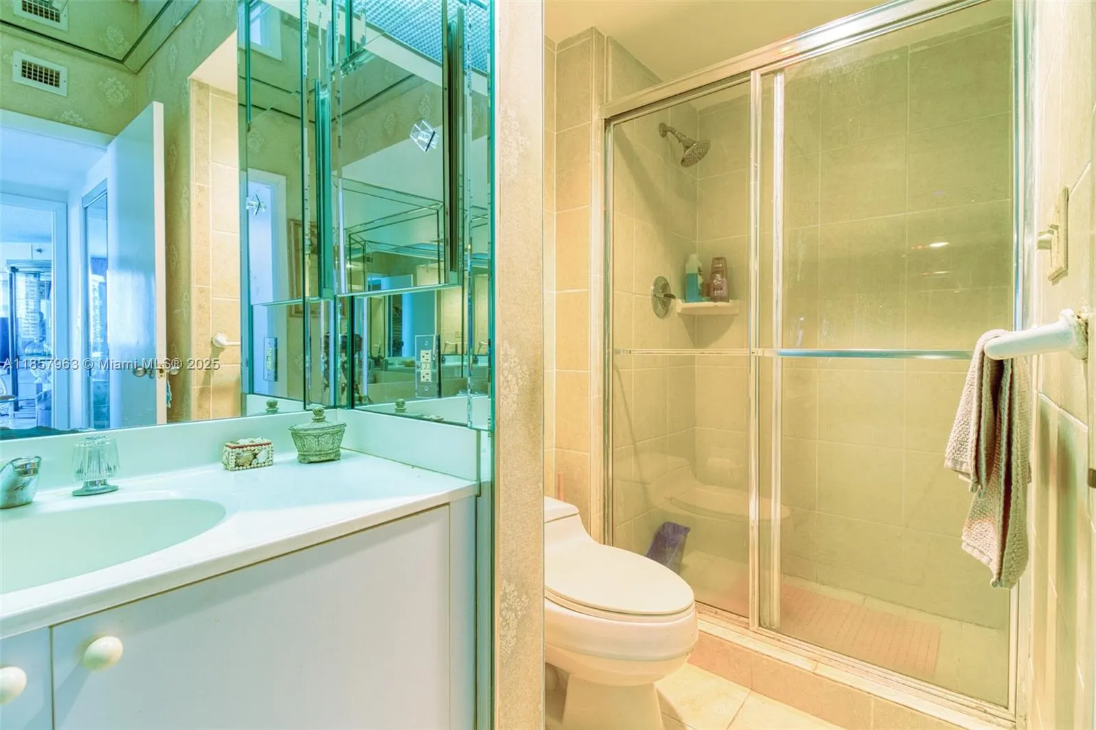 20185 E Country Club Dr, #1709
