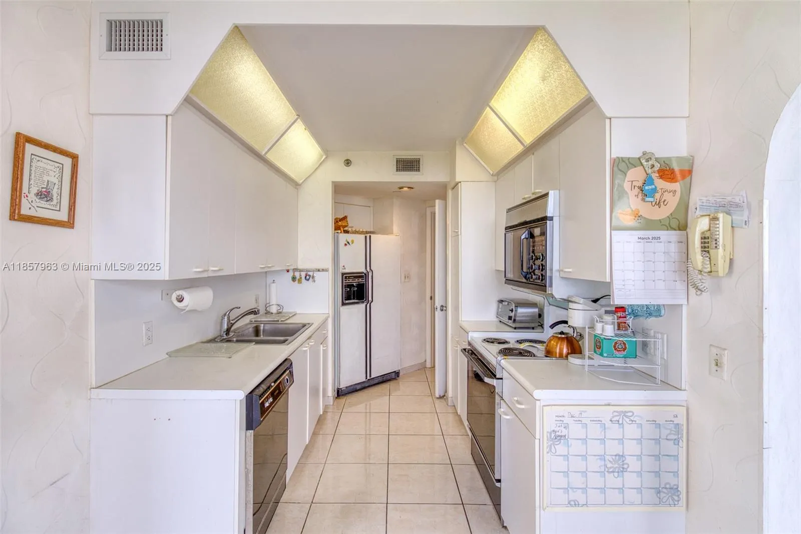 20185 E Country Club Dr, #1709