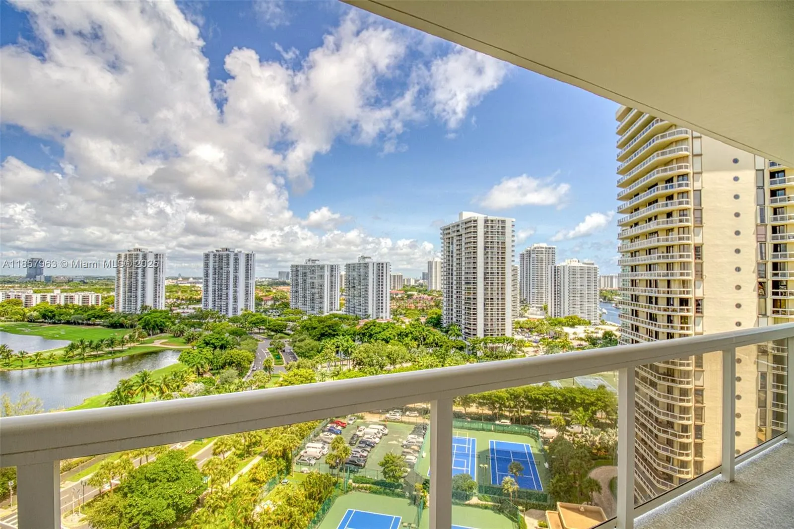 20185 E Country Club Dr, #1709