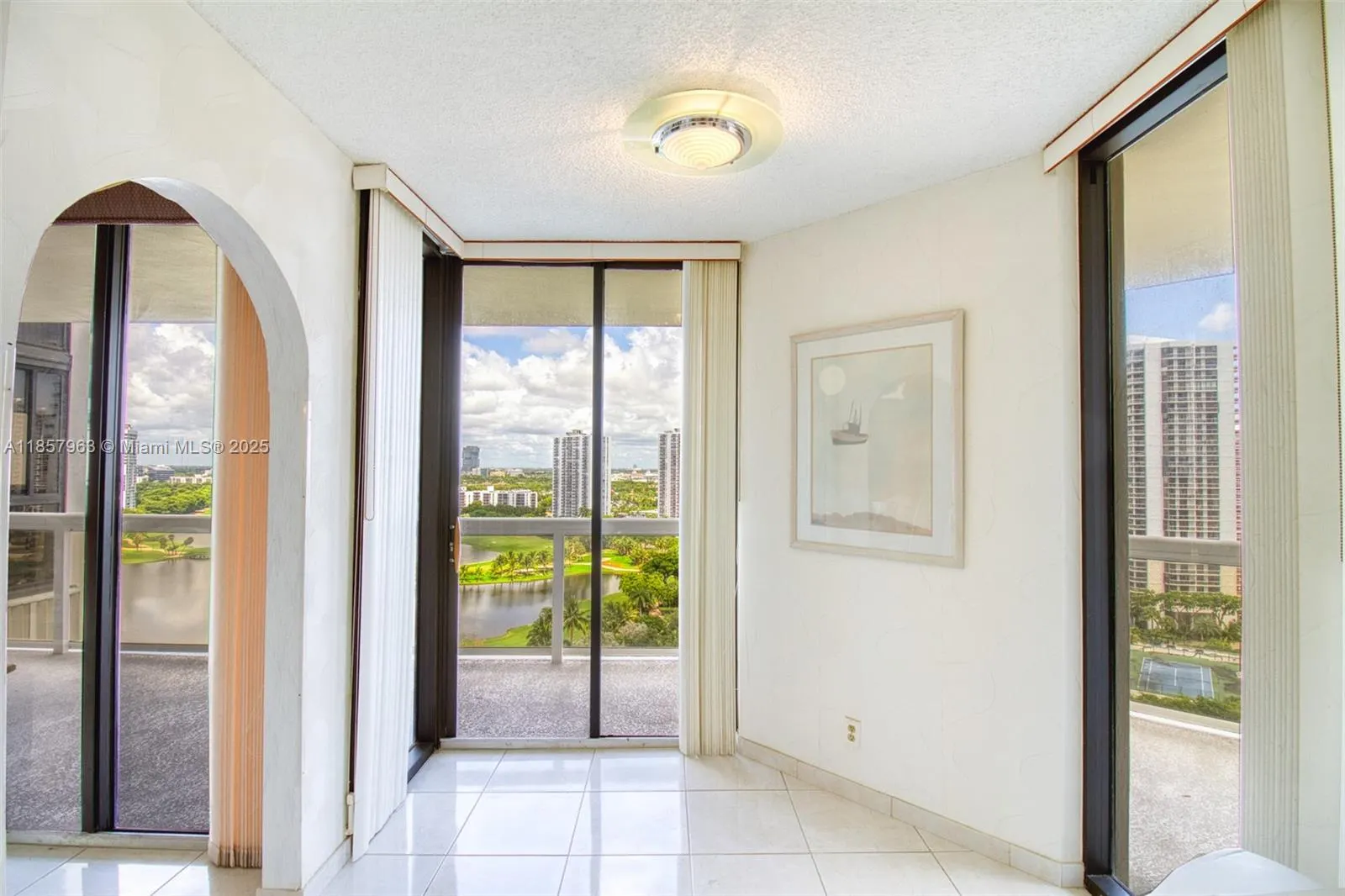 20185 E Country Club Dr, #1709