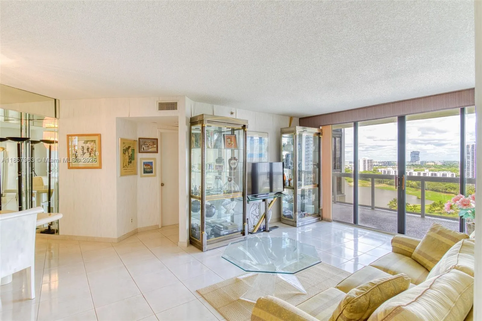 20185 E Country Club Dr, #1709