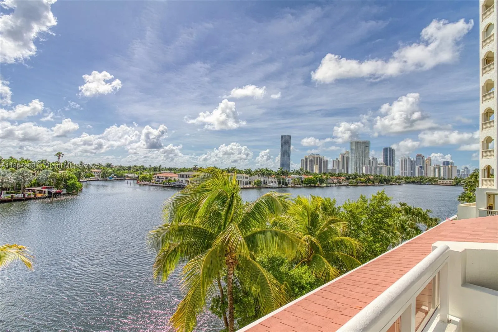 20185 E Country Club Dr, #1709