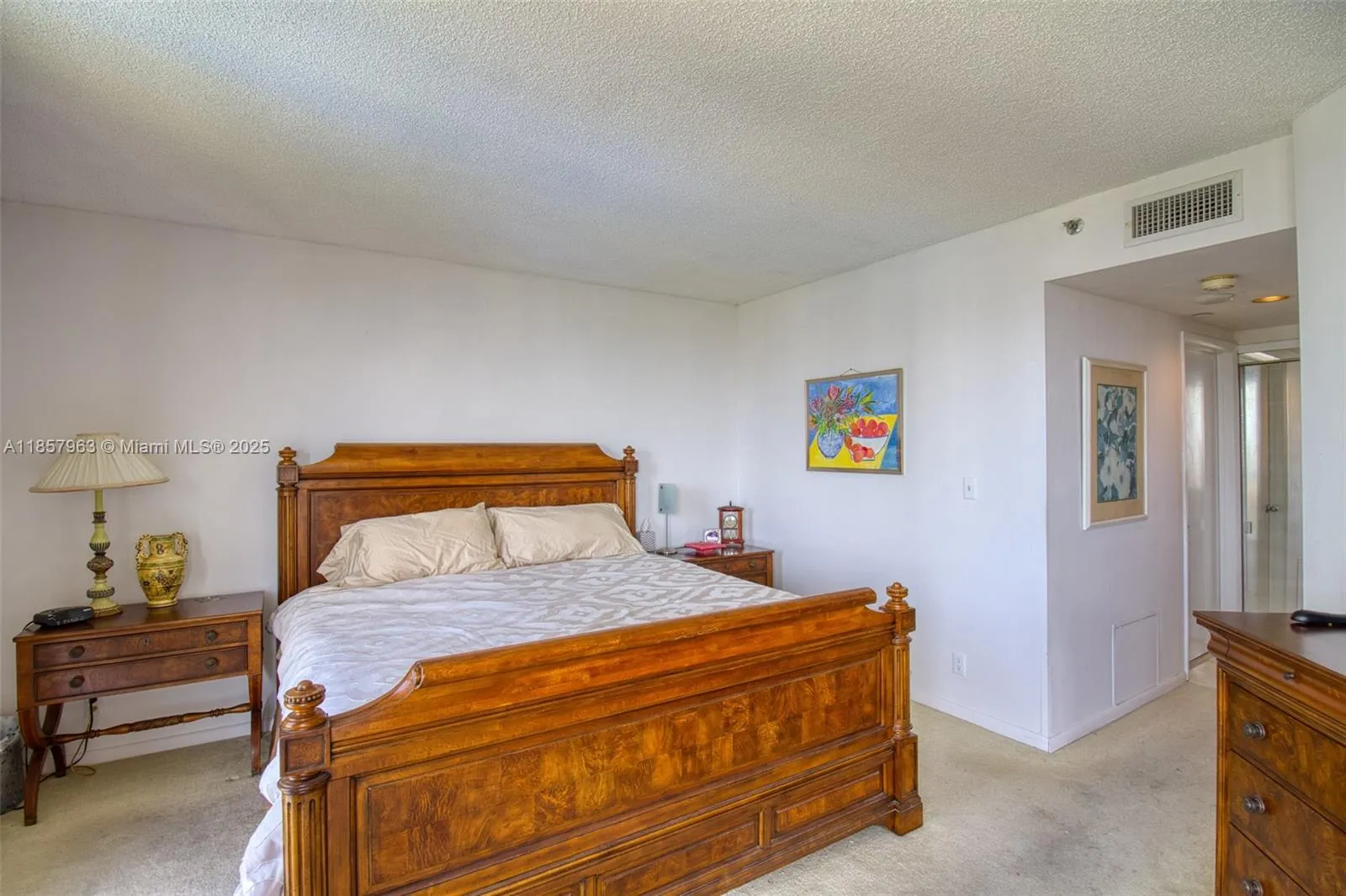 20185 E Country Club Dr, #1709