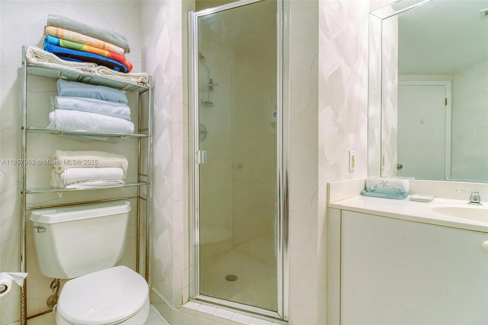 20185 E Country Club Dr, #1709