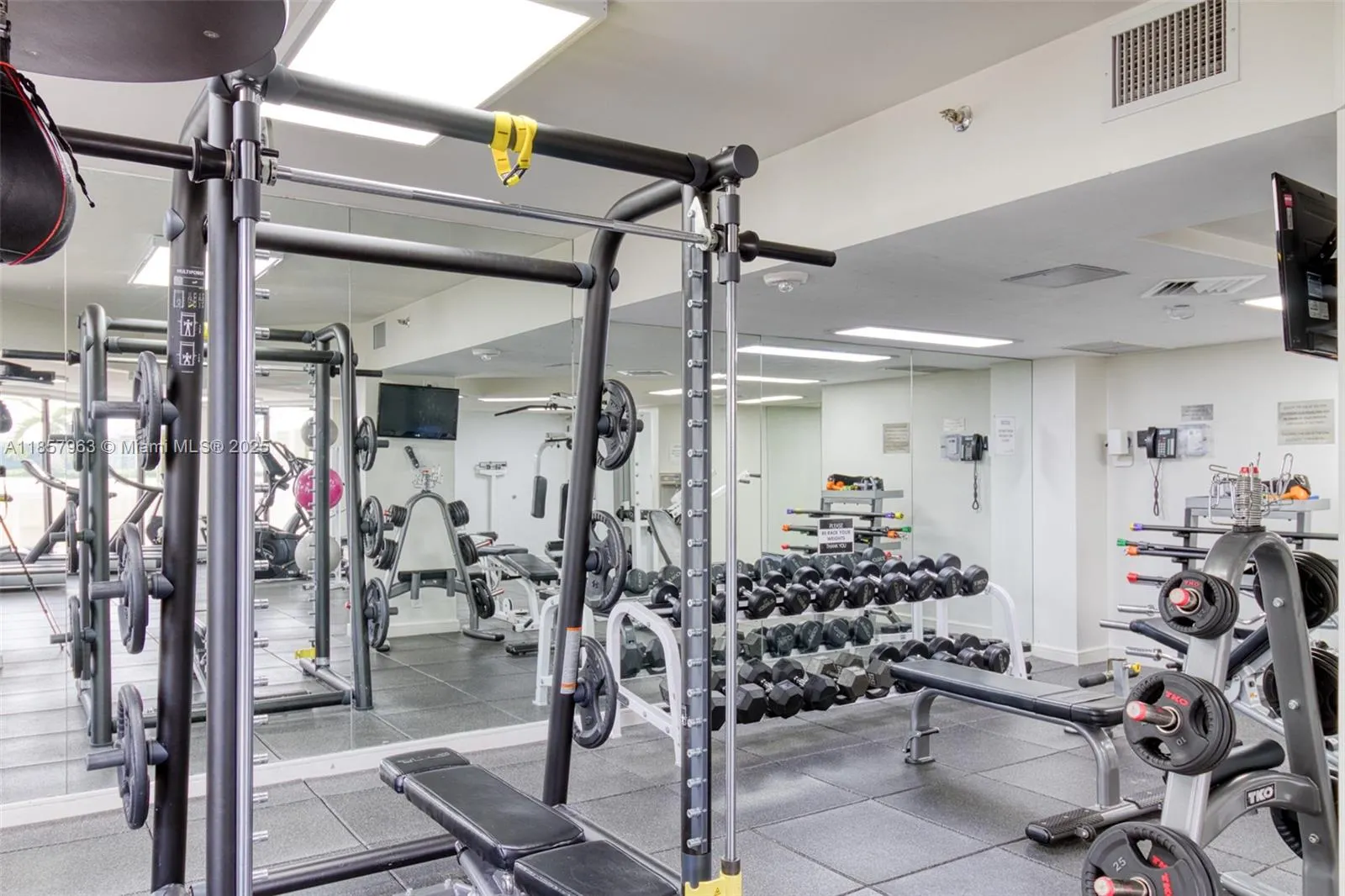 20185 E Country Club Dr, #1709