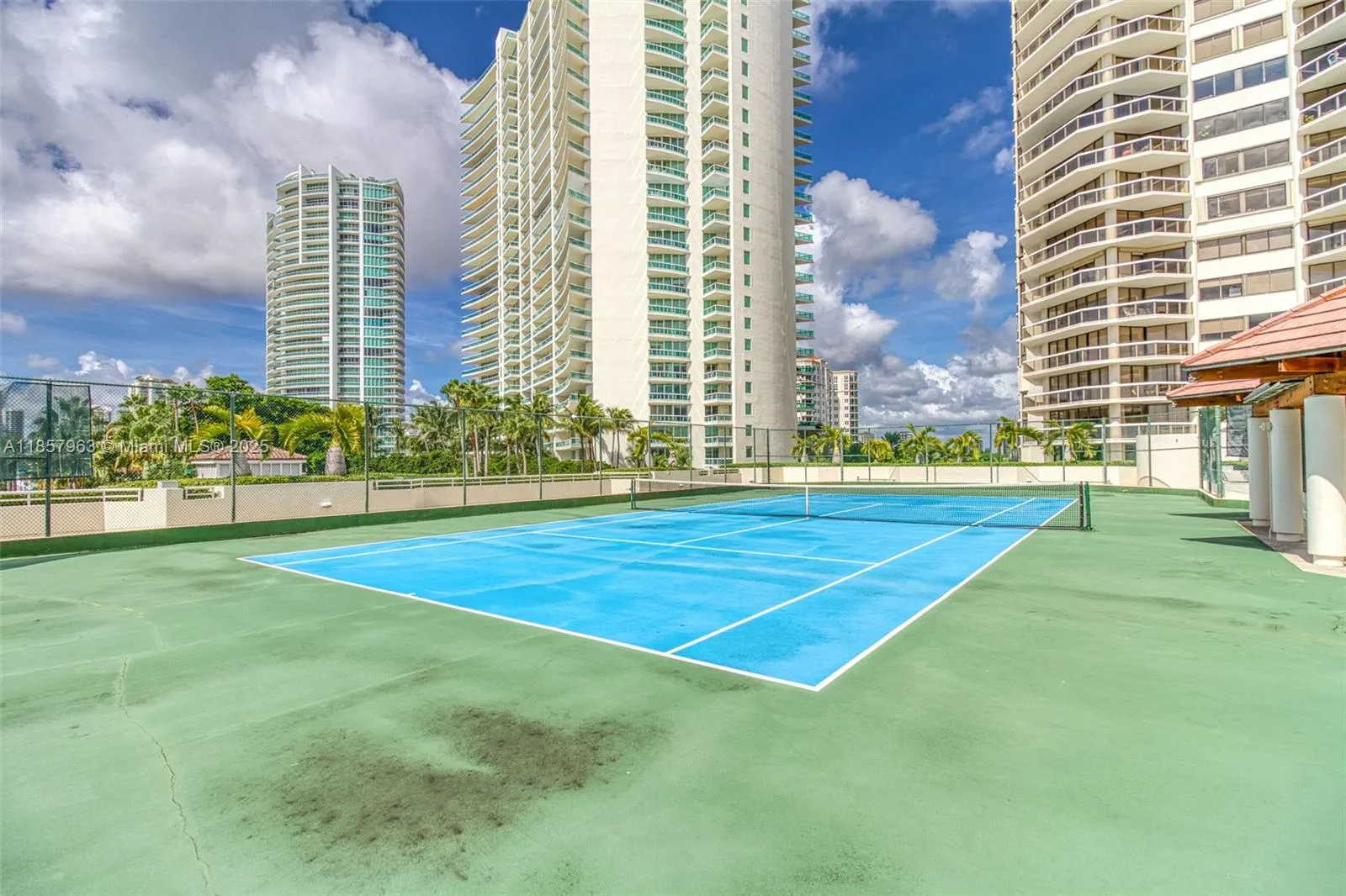 20185 E Country Club Dr, #1709