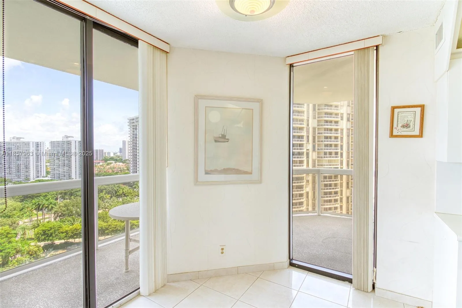 20185 E Country Club Dr, #1709