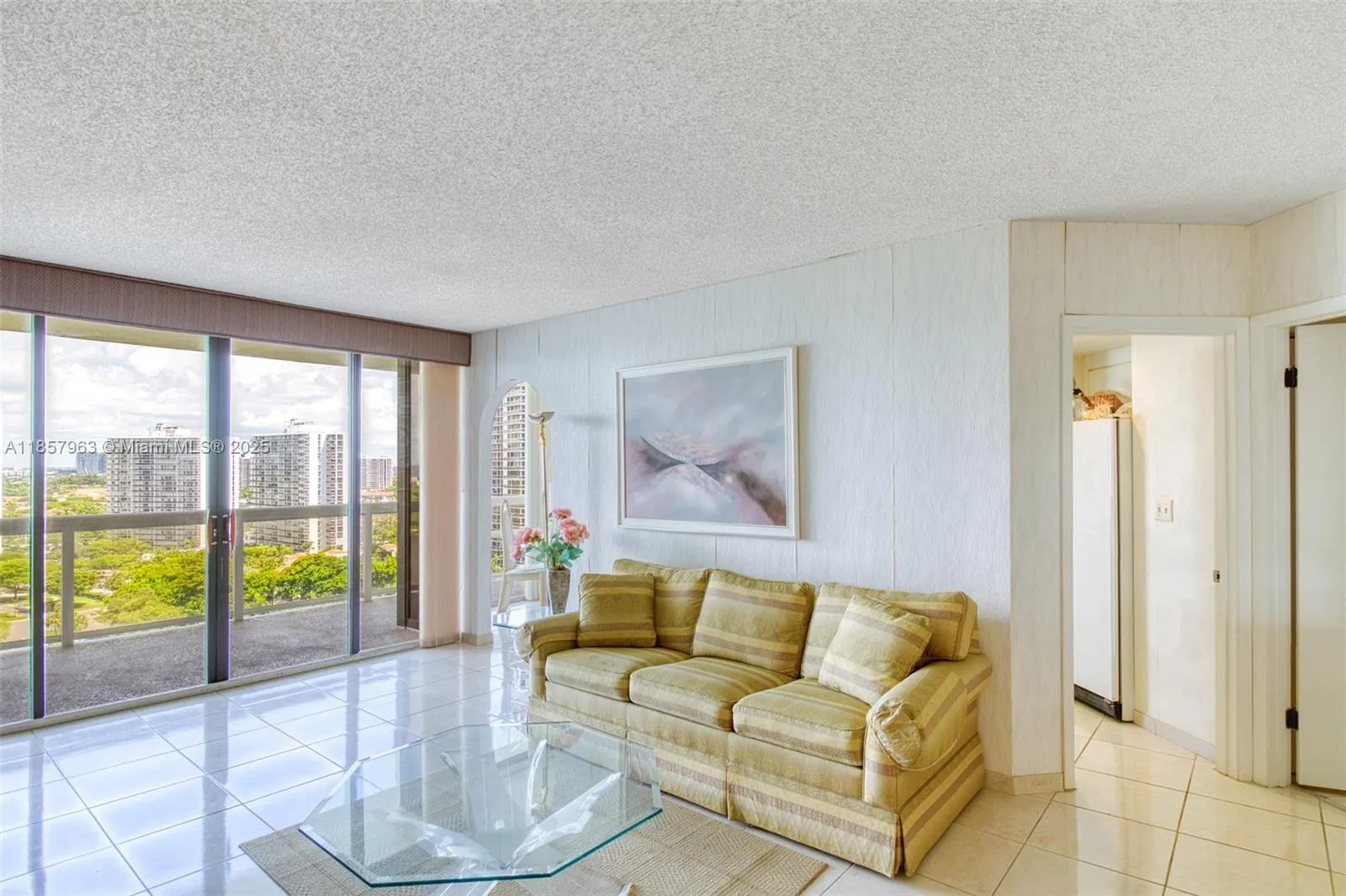20185 E Country Club Dr, #1709