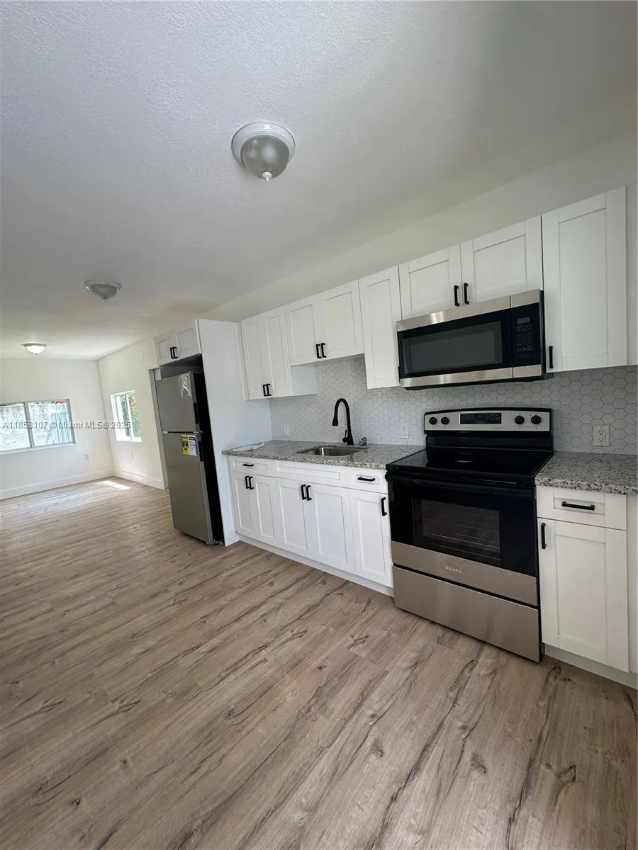 3123 NW 22nd Ct