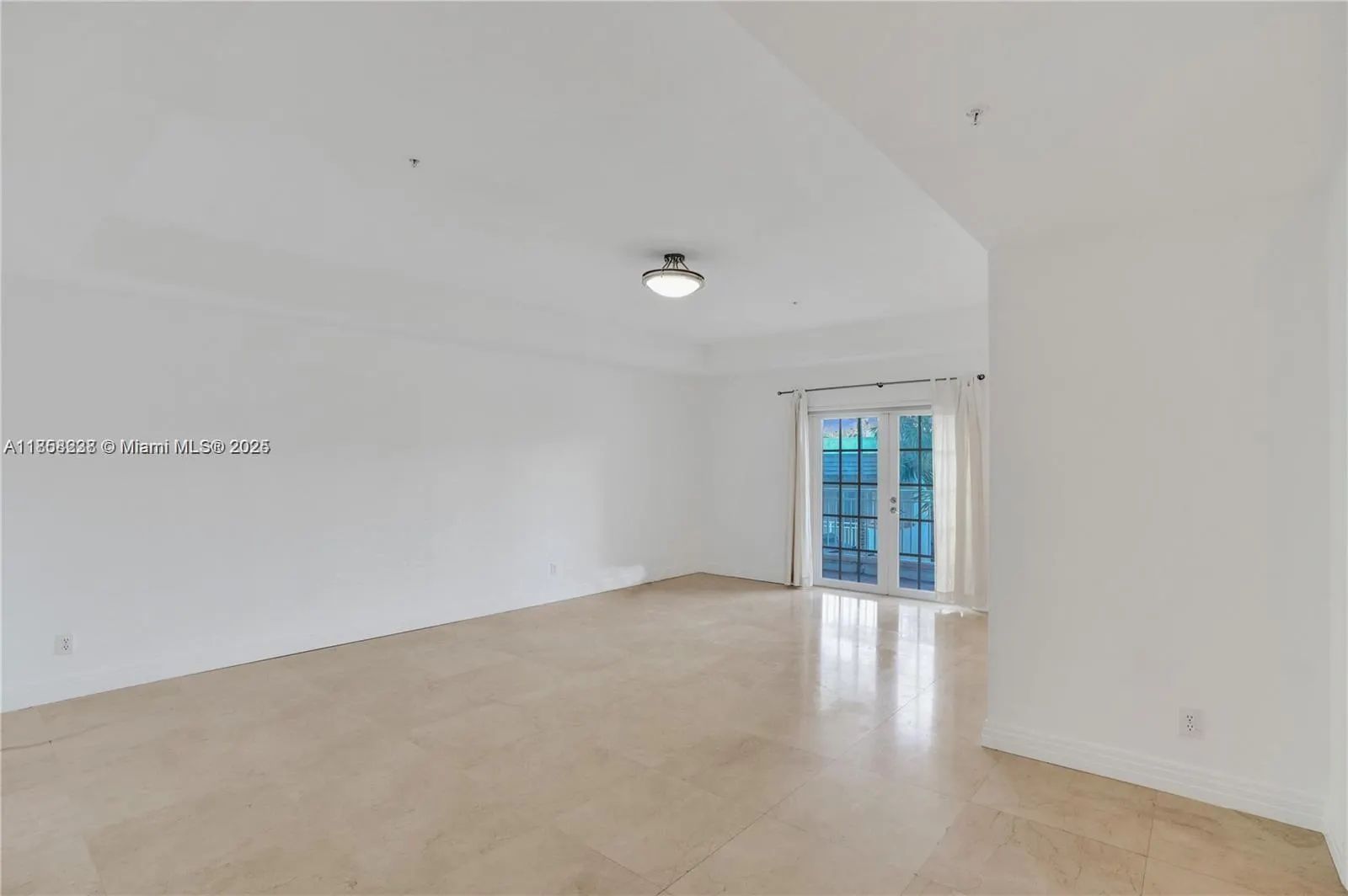 1415 Sunset Harbour Dr, #202