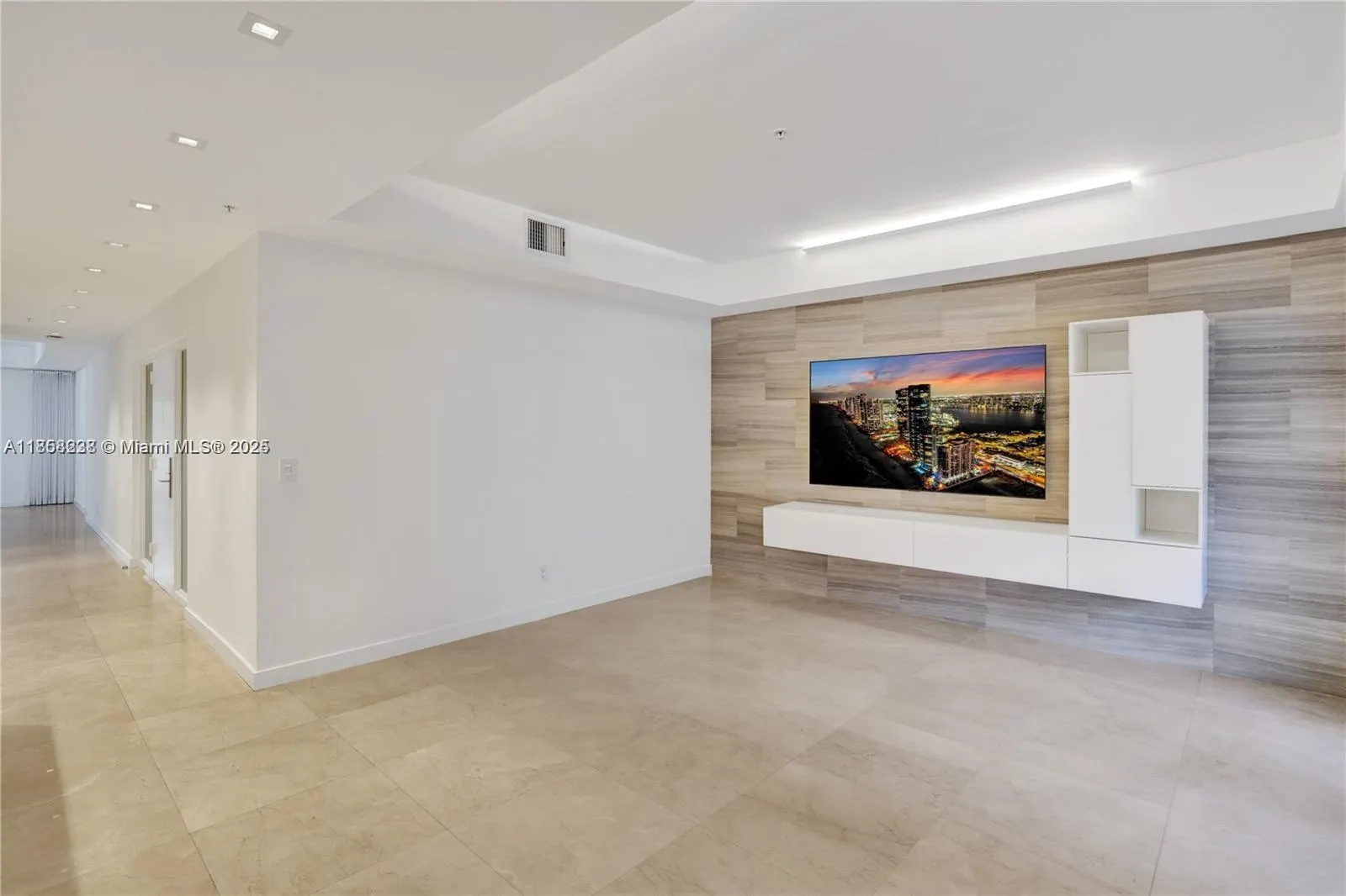 1415 Sunset Harbour Dr, #202