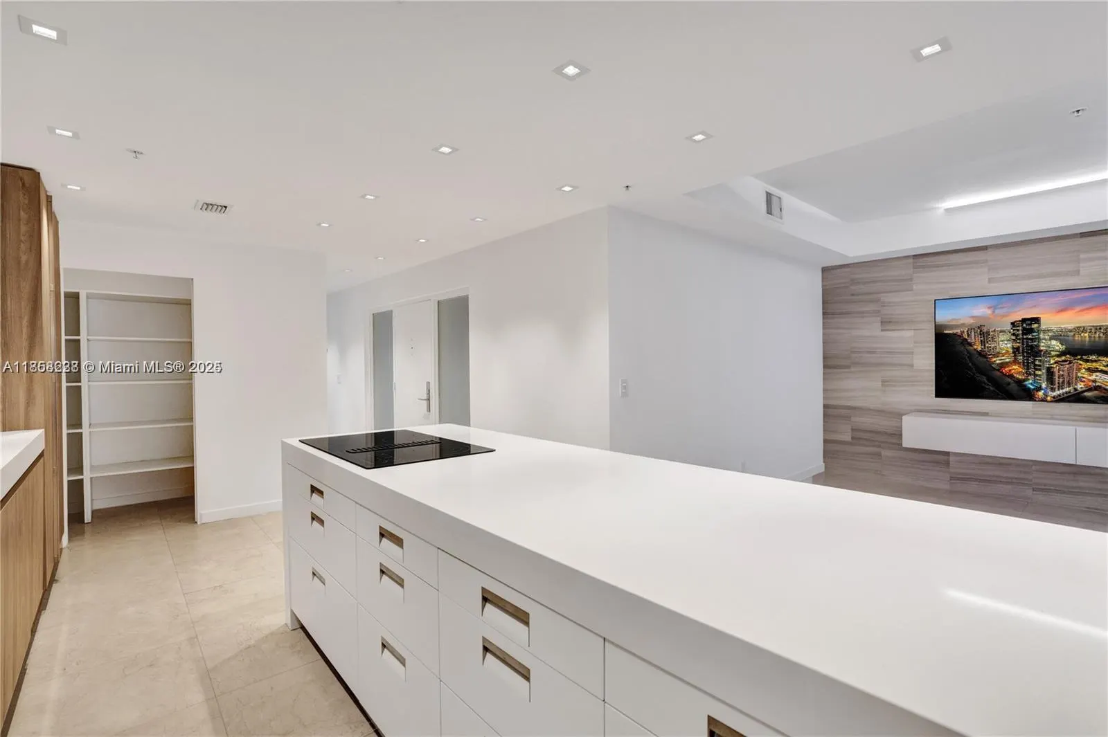 1415 Sunset Harbour Dr, #202