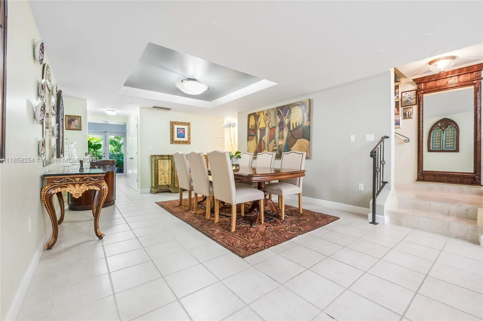 612 Valencia Ave, #104