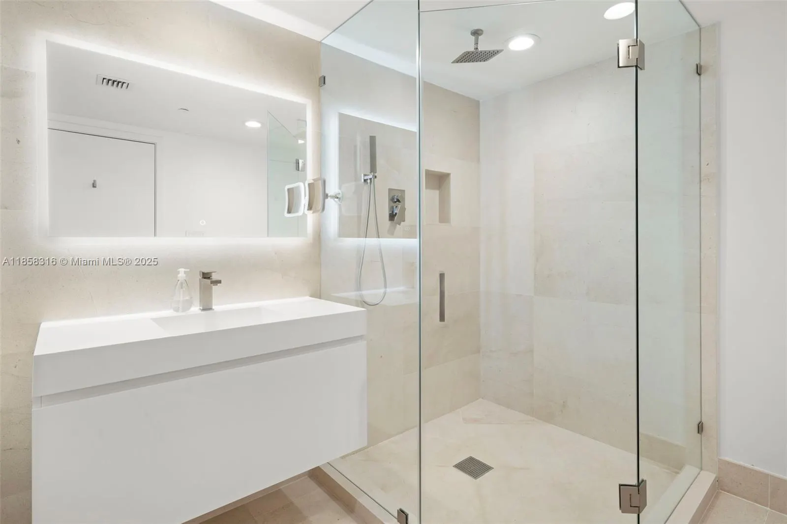 6801 Collins Ave, #Door1409 (deed 1401)