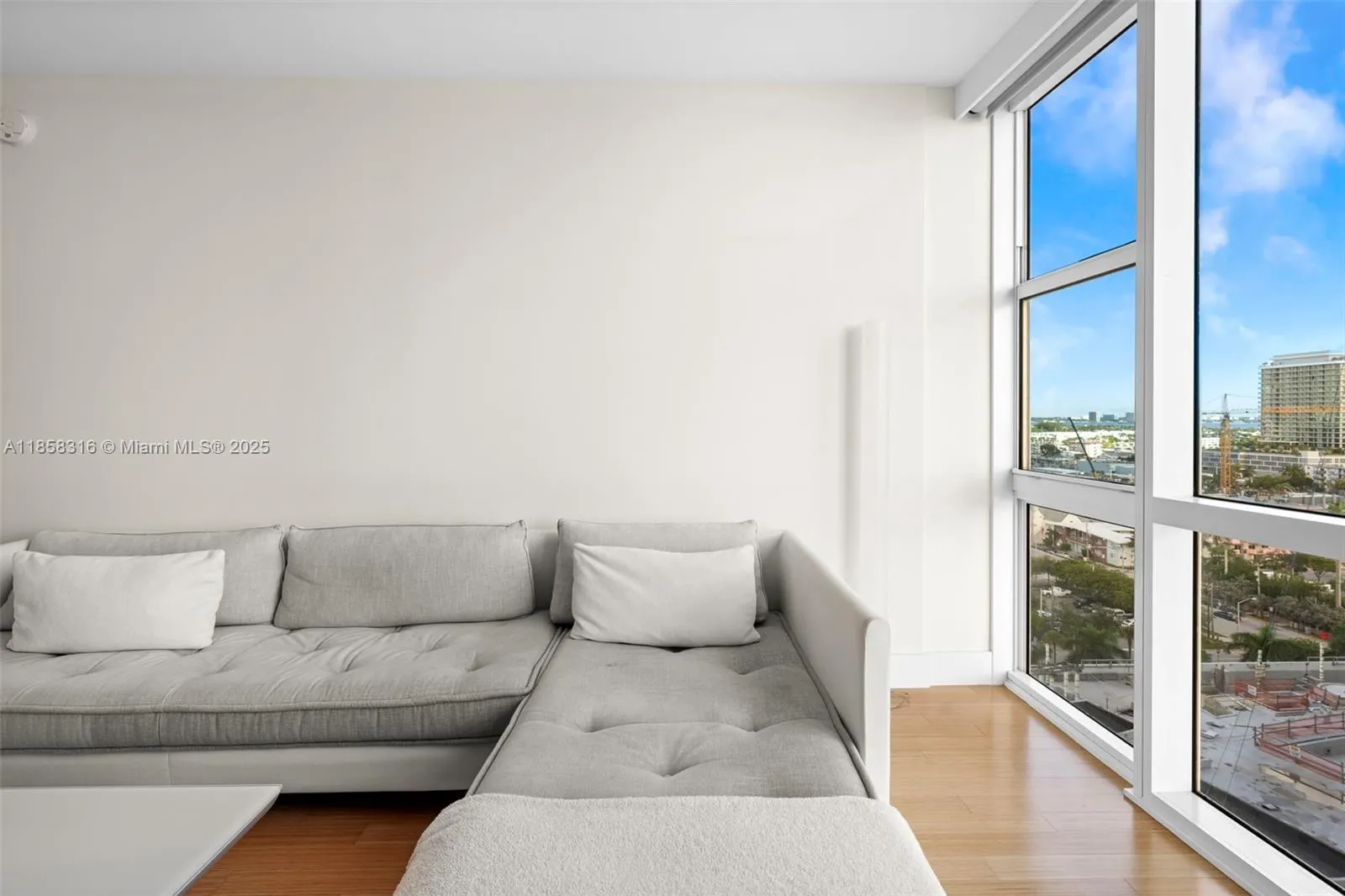6801 Collins Ave, #Door1409 (deed 1401)