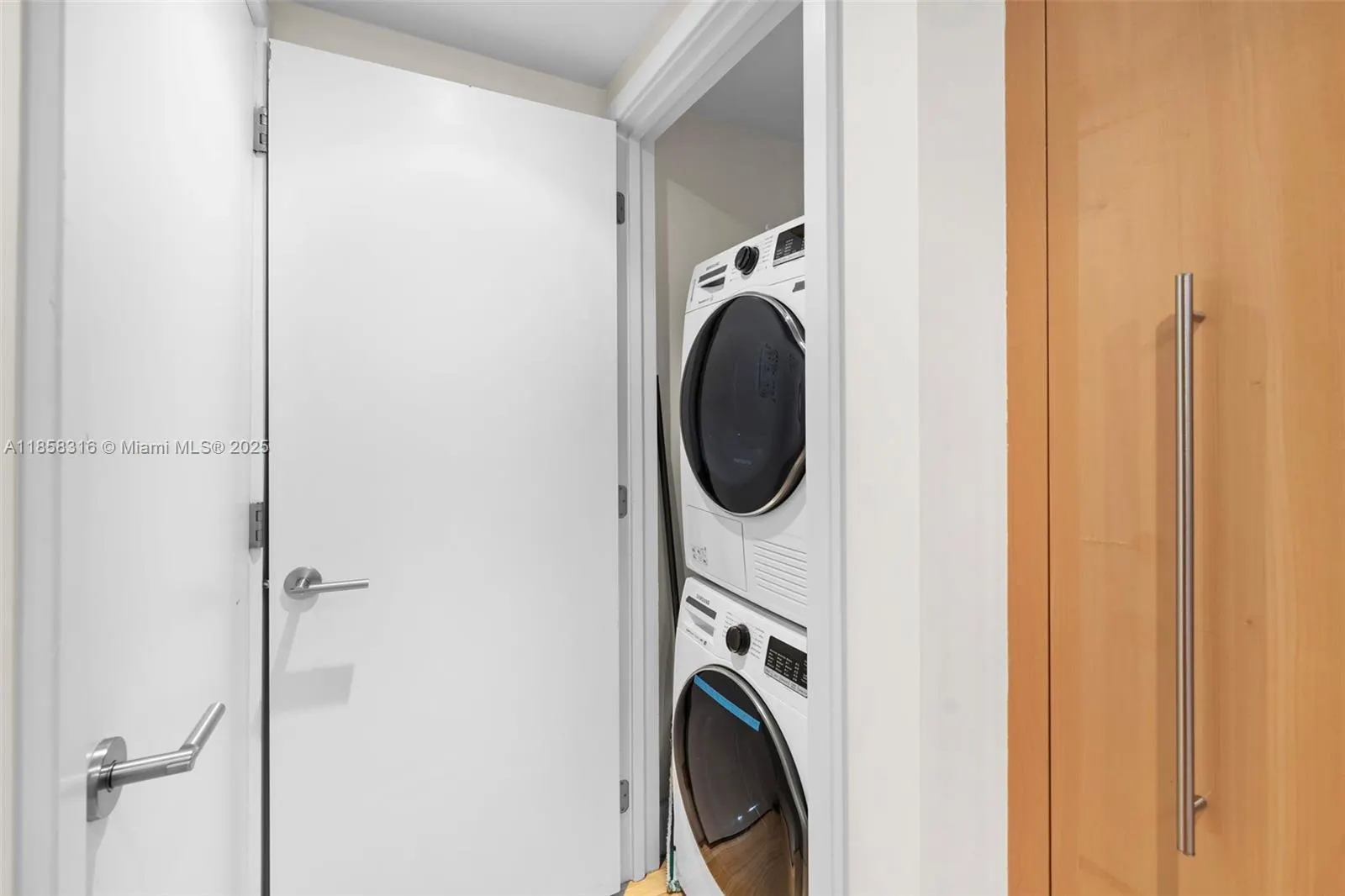 6801 Collins Ave, #Door1409 (deed 1401)