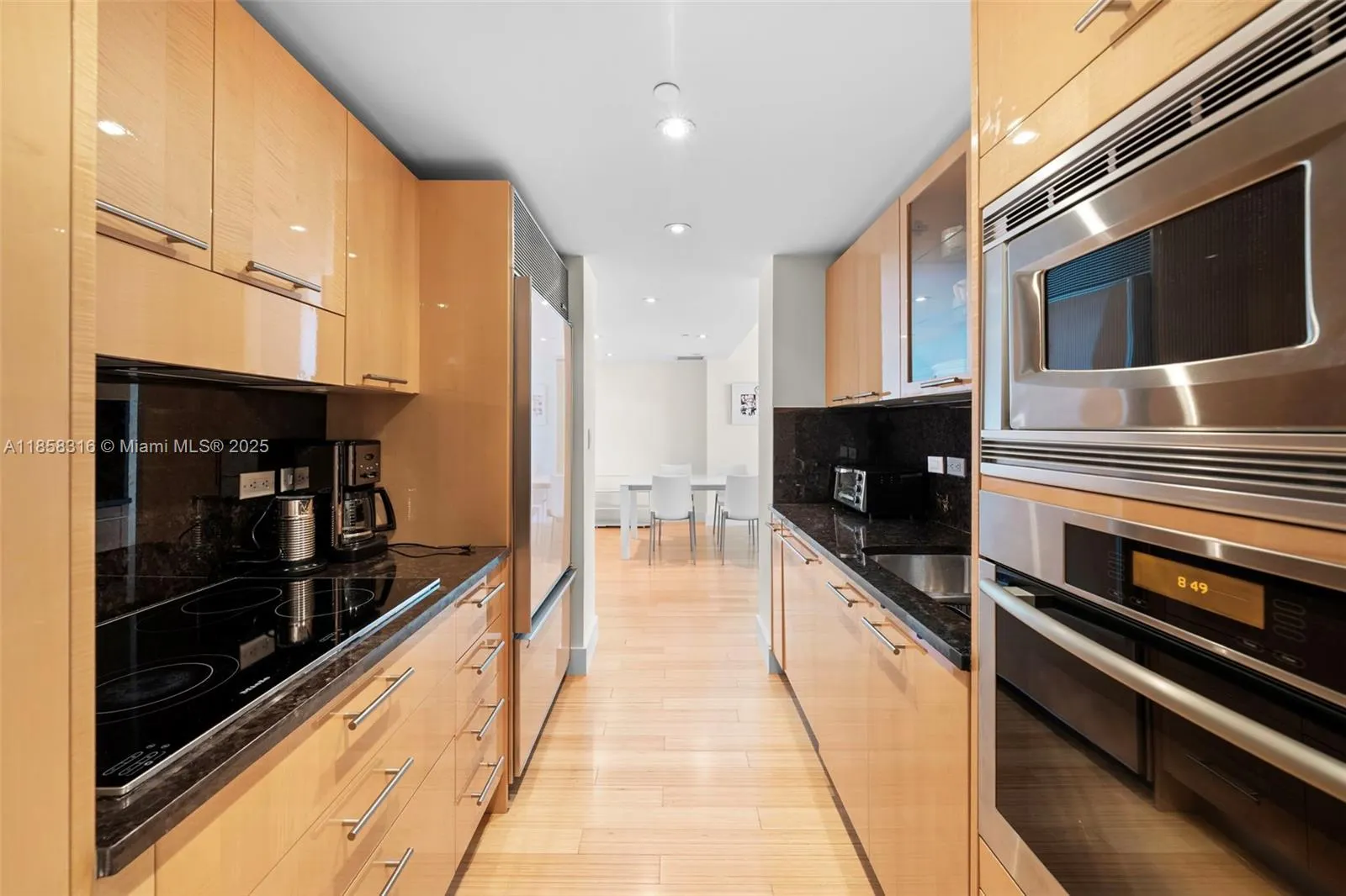 6801 Collins Ave, #Door1409 (deed 1401)