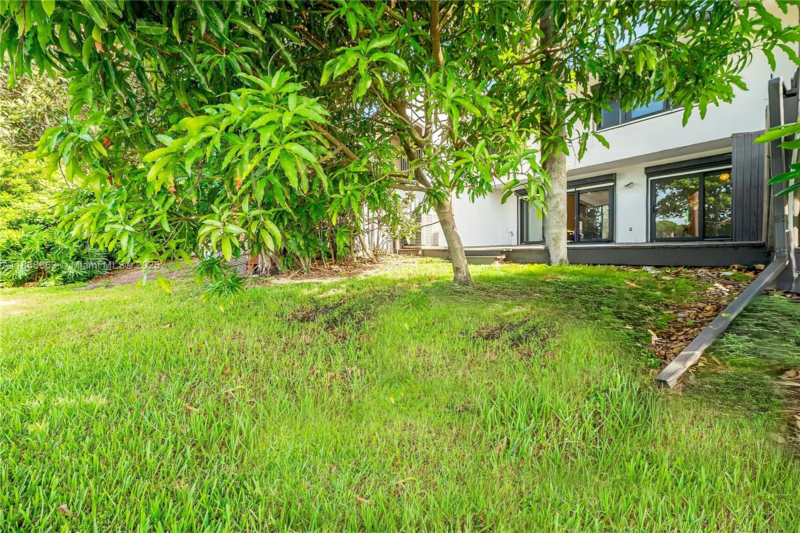 594 NE 199th Ter, #4Y