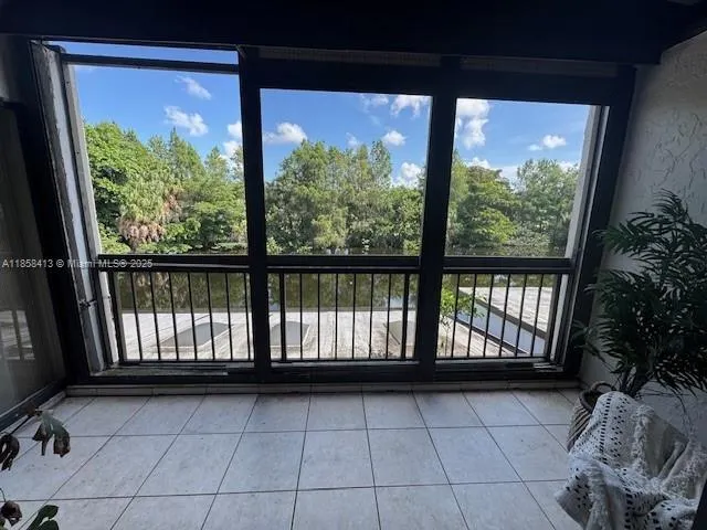 9709 N New River Canal Rd, #207