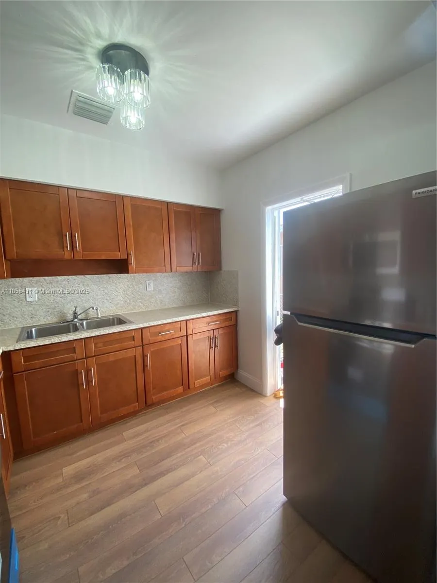 1100 NE 151st Ter