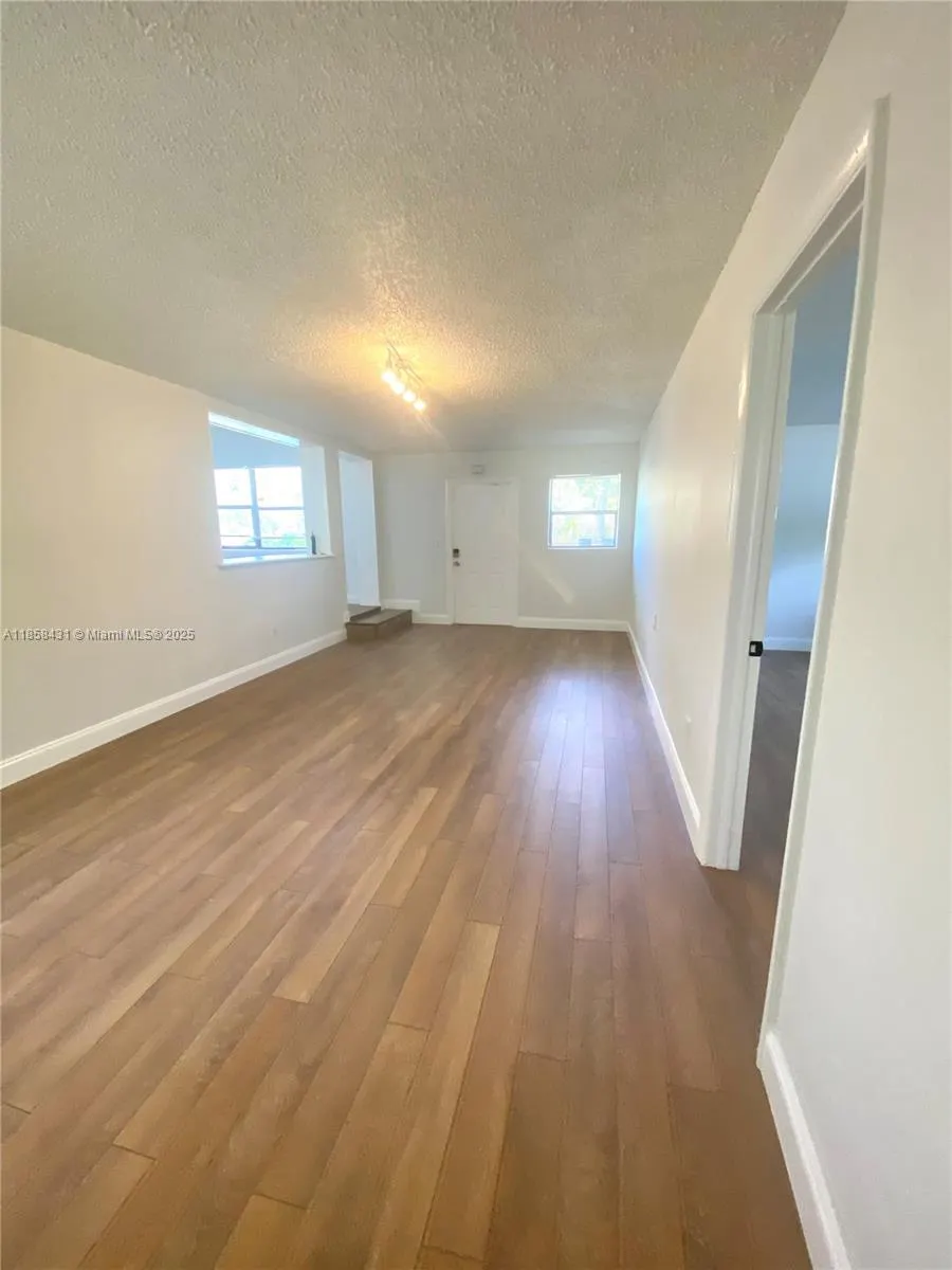 1100 NE 151st Ter
