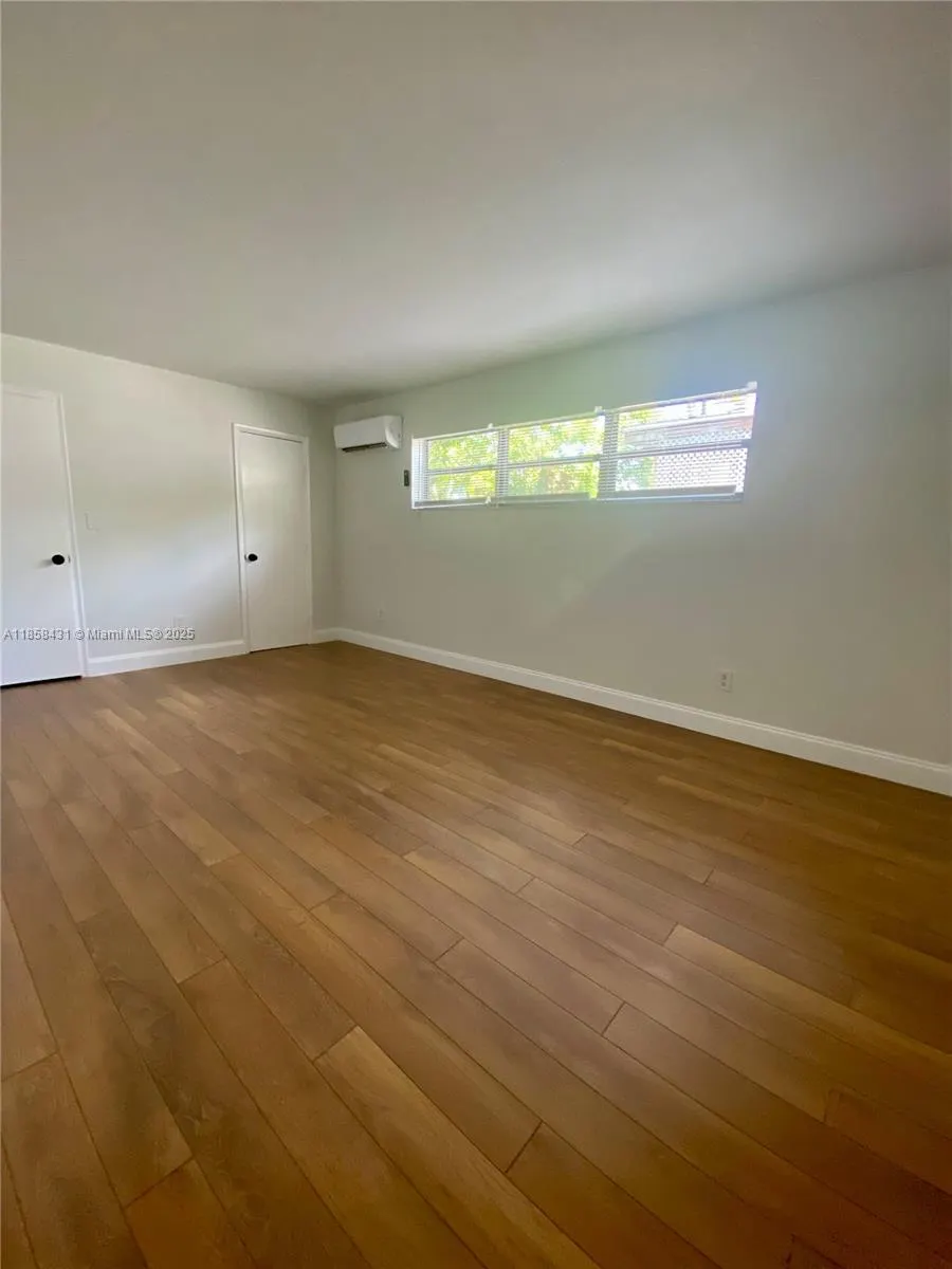 1100 NE 151st Ter