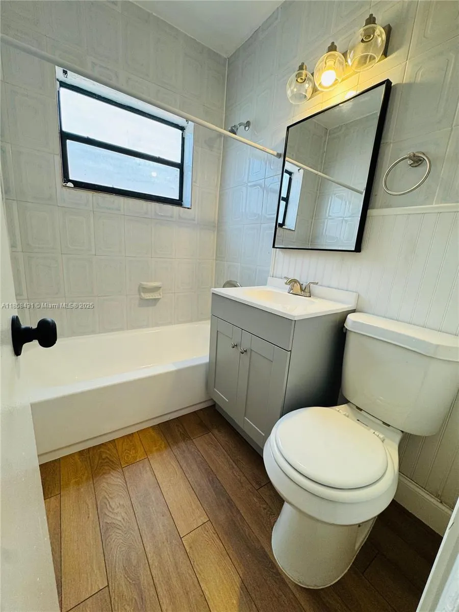 1100 NE 151st Ter
