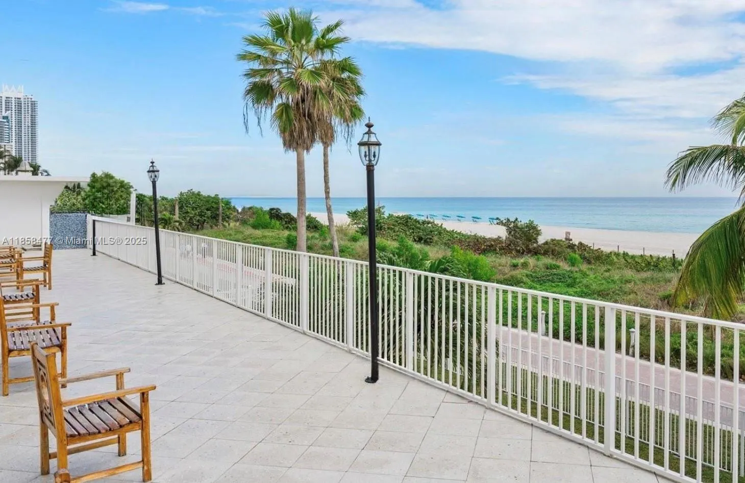 5601 Collins Ave, #820