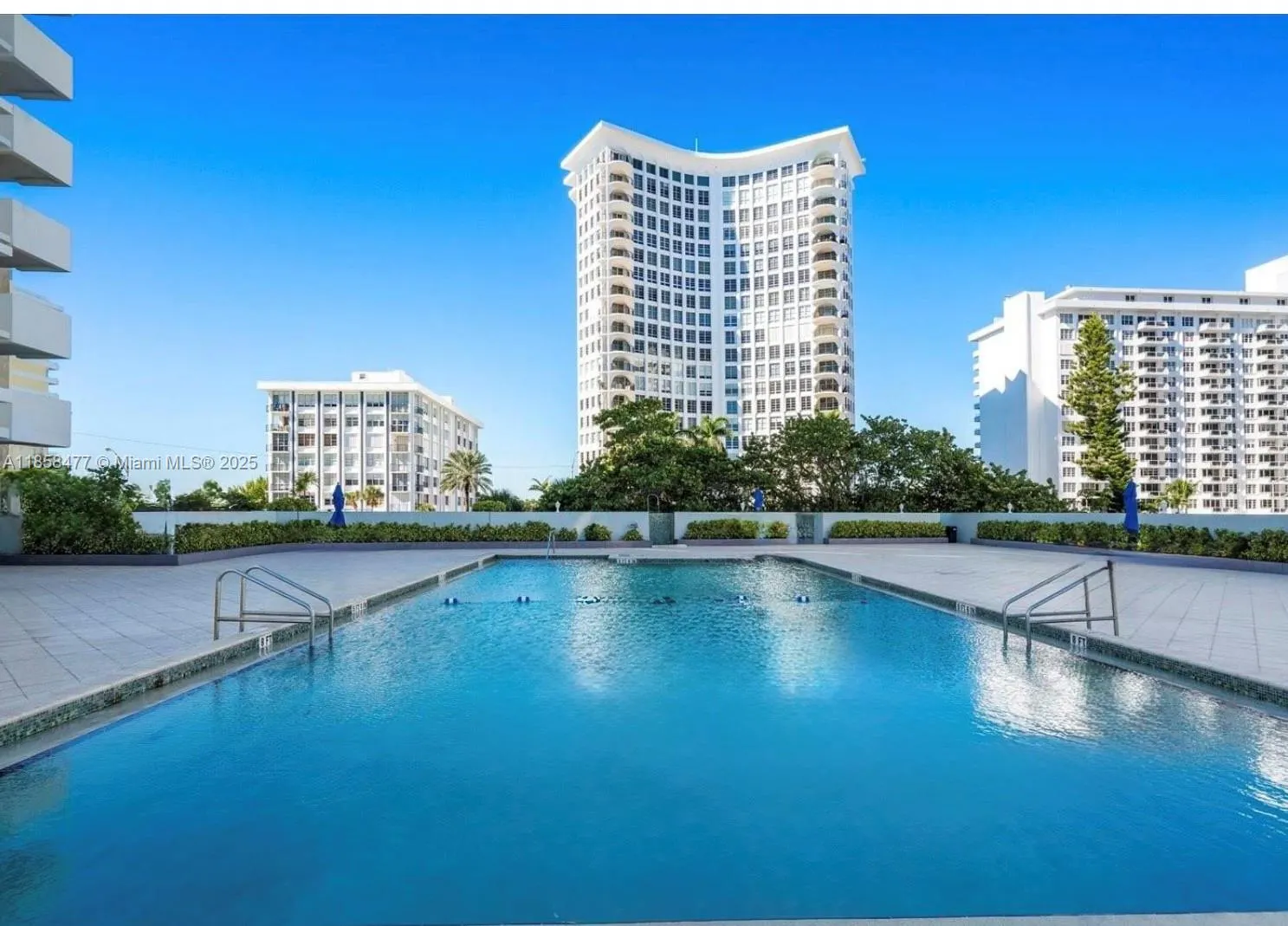 5601 Collins Ave, #820