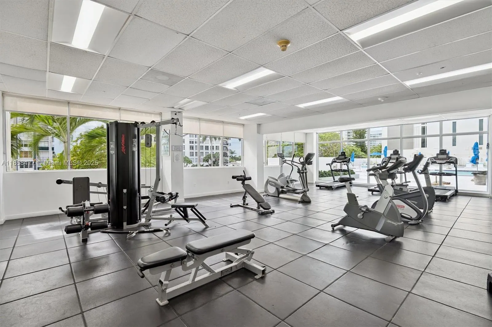 5601 Collins Ave, #820