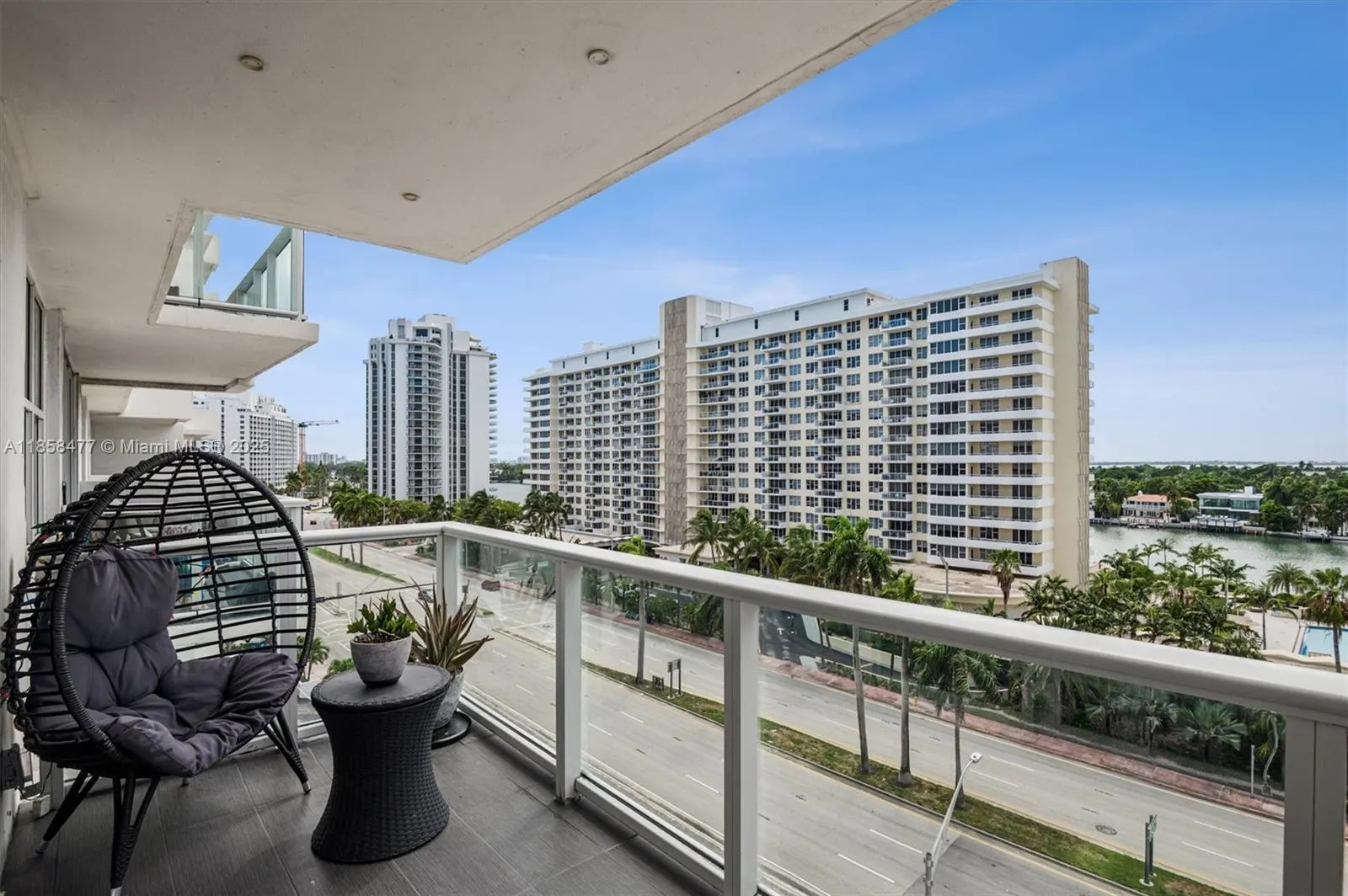 5601 Collins Ave, #820