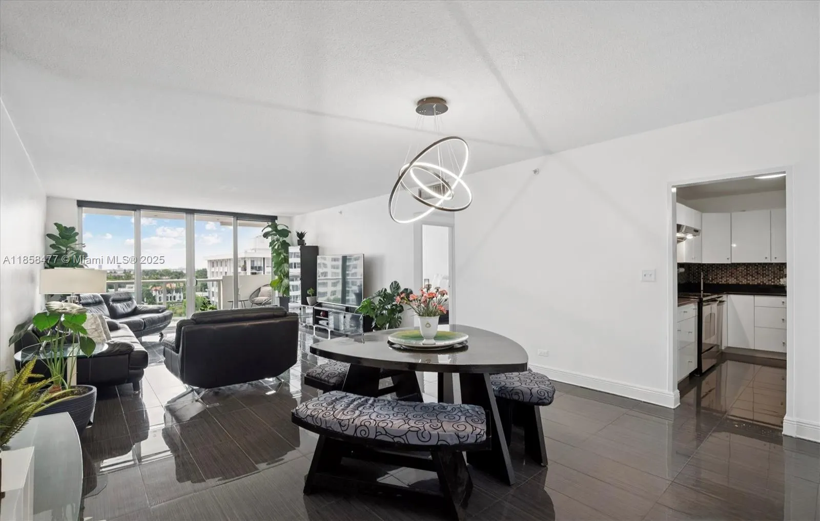 5601 Collins Ave, #820